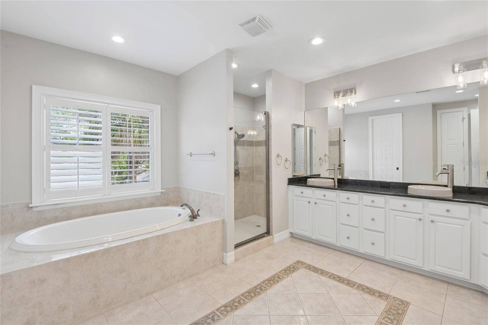 5105 W NEPTUNE WAY, Tampa, FL 33609 5105 W NEPTUNE WAY, Tampa, FL 33609