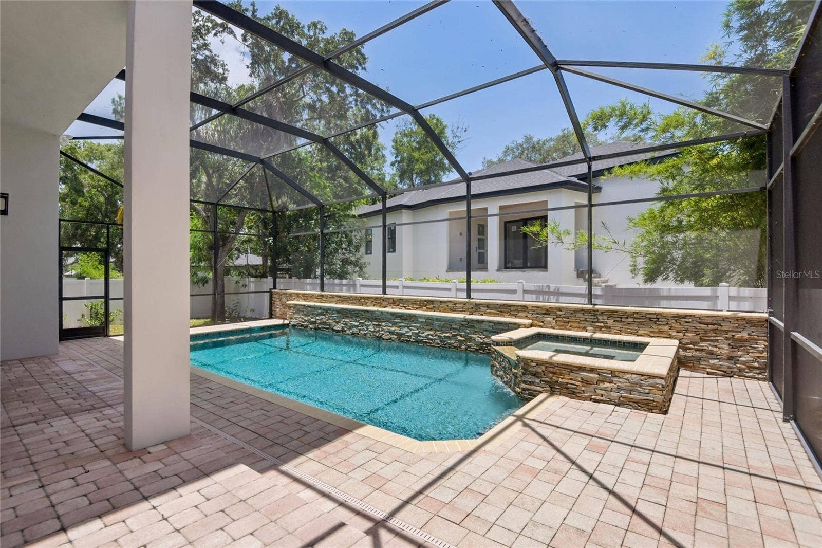5105 W NEPTUNE WAY, Tampa, FL 33609 5105 W NEPTUNE WAY, Tampa, FL 33609