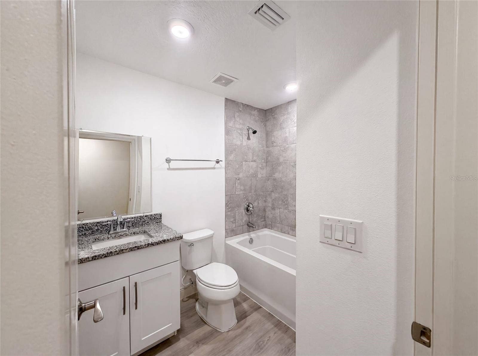 3444 VALEVIEW DRIVE, Apopka, FL 32712 3444 VALEVIEW DRIVE, Apopka, FL 32712