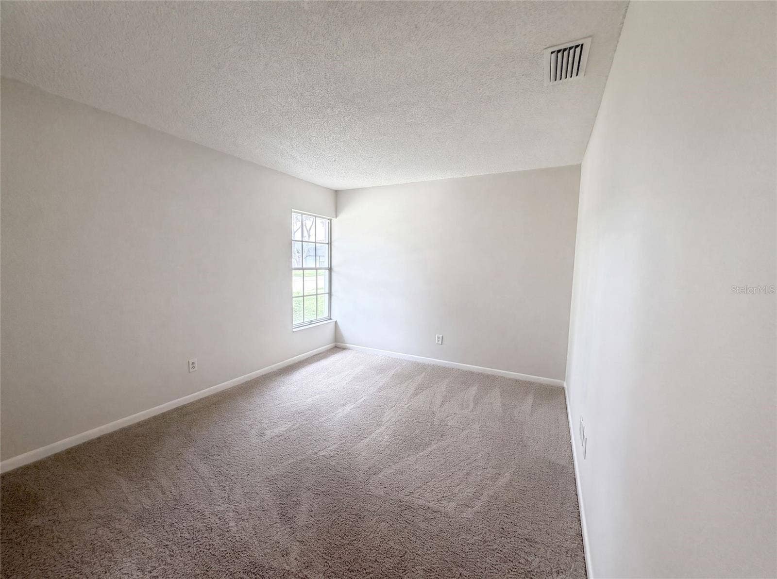 8613 COTTONWAY LANE, Tampa, FL 33635 8613 COTTONWAY LANE, Tampa, FL 33635