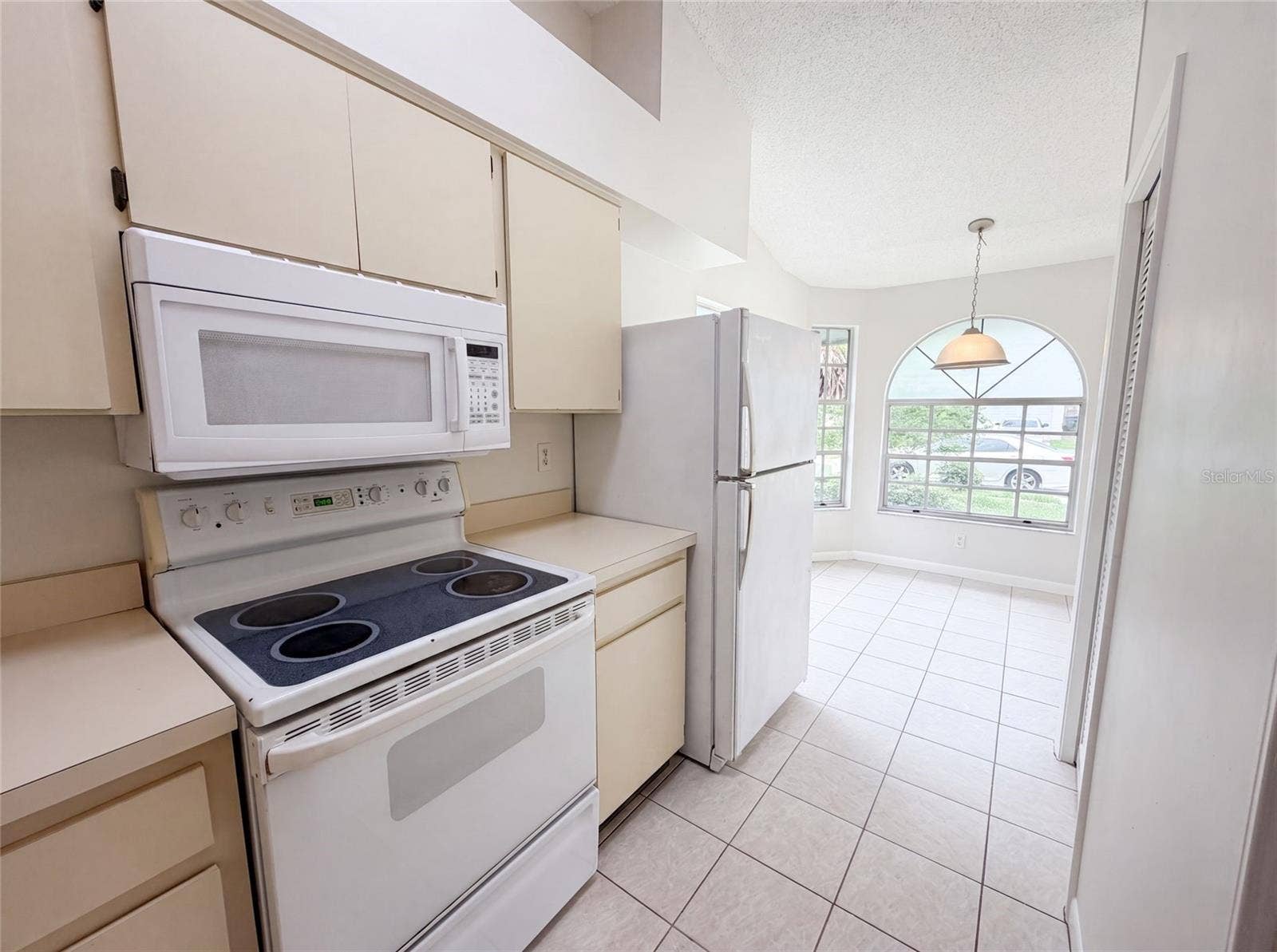 8613 COTTONWAY LANE, Tampa, FL 33635 8613 COTTONWAY LANE, Tampa, FL 33635