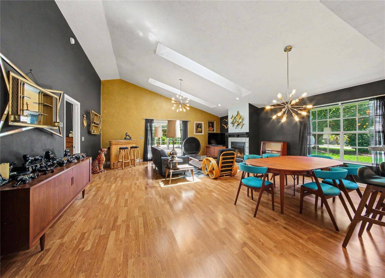 2013 BEAVER CREEK DRIVE, Port Orange, FL 32128 Vaulted ceilings reaching nearly 12 feet create a bright, open, and spacious atmosphere.