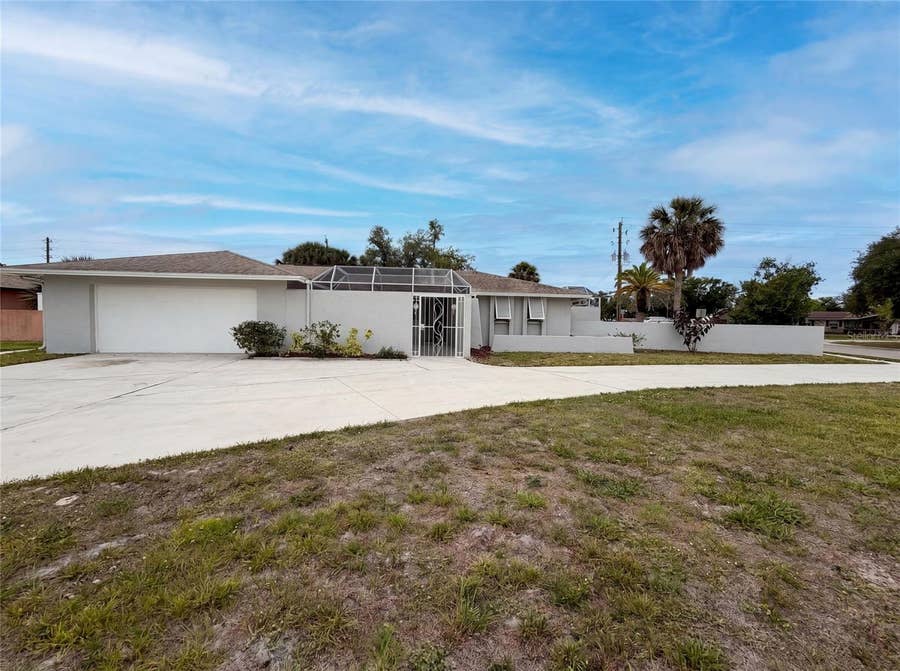 Property photo for 1301 LUCAYA AVENUE, Venice, FL