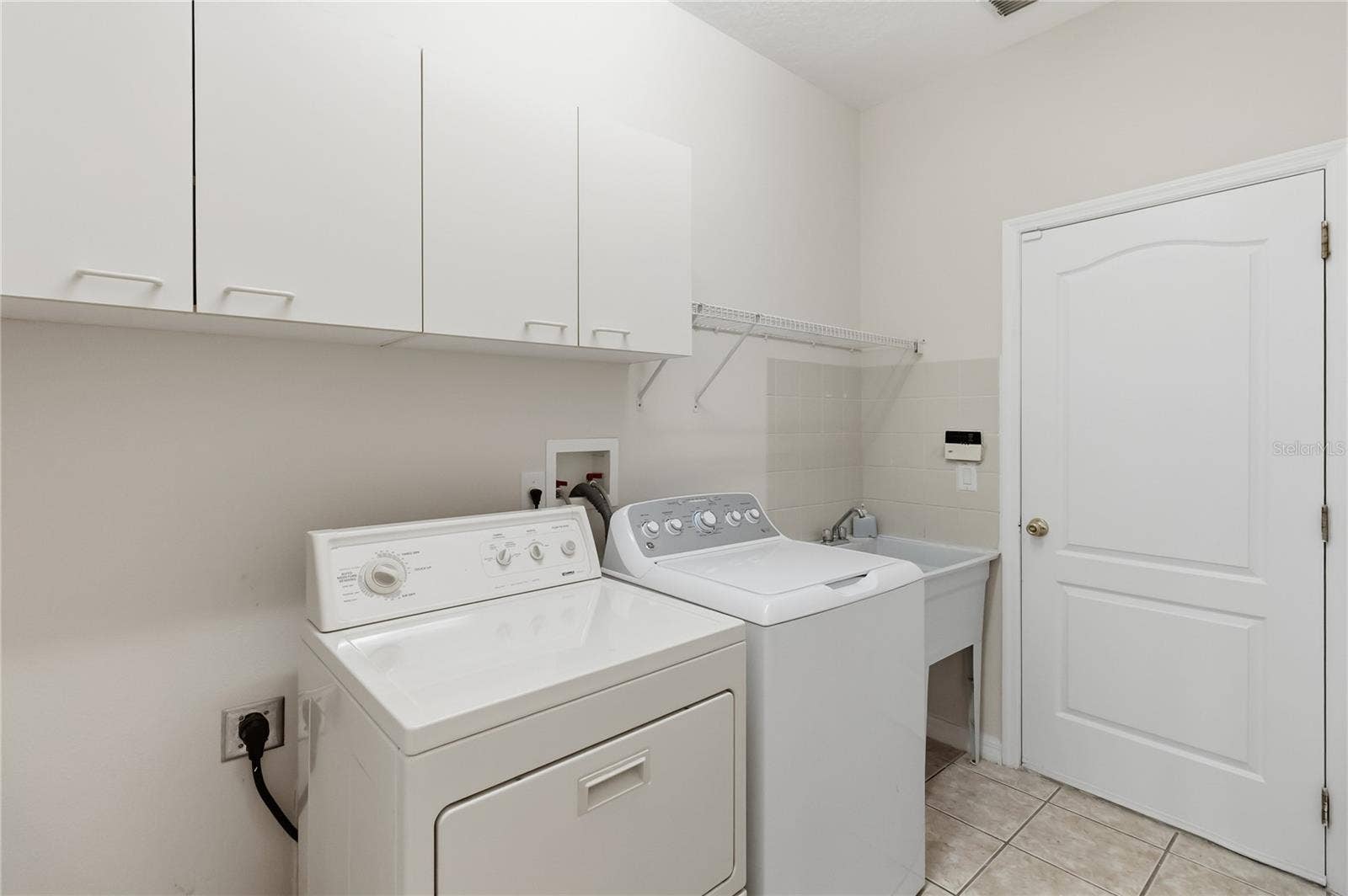 1845 OAK GROVE CHASE DRIVE, Orlando, FL 32820 1845 OAK GROVE CHASE DRIVE, Orlando, FL 32820