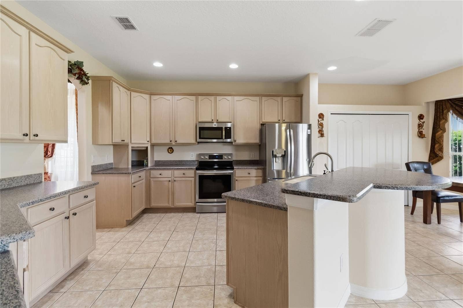 1845 OAK GROVE CHASE DRIVE, Orlando, FL 32820 1845 OAK GROVE CHASE DRIVE, Orlando, FL 32820