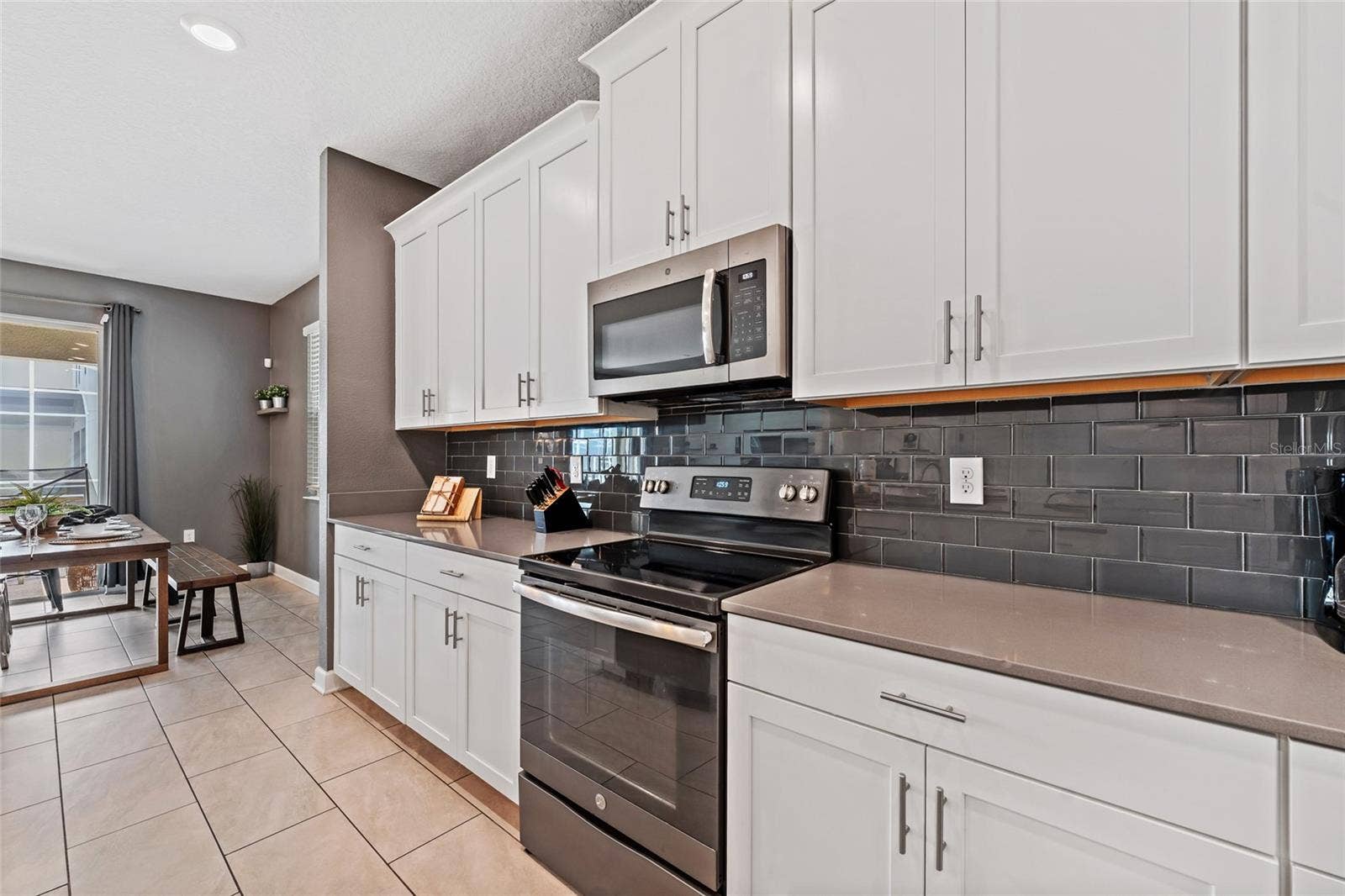 8983 BACKSWING WAY, Davenport, FL 33896 8983 BACKSWING WAY, Davenport, FL 33896