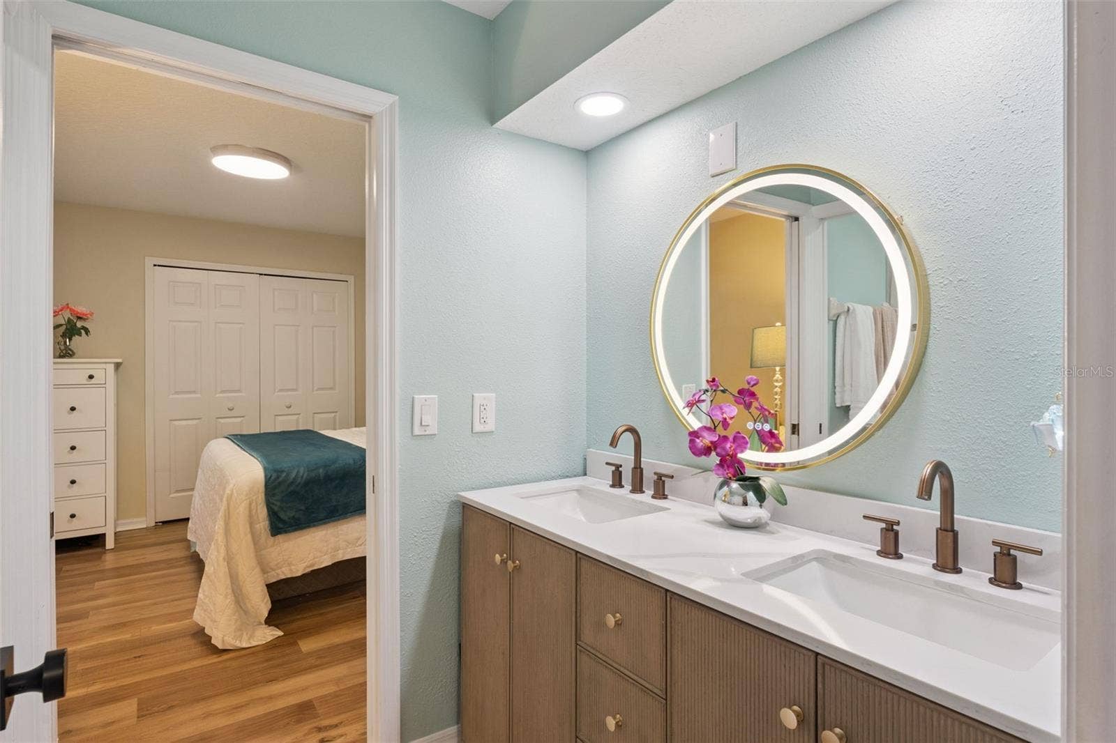8355 DIAMOND COVE CIRCLE, Orlando, FL 32836 8355 DIAMOND COVE CIRCLE, Orlando, FL 32836