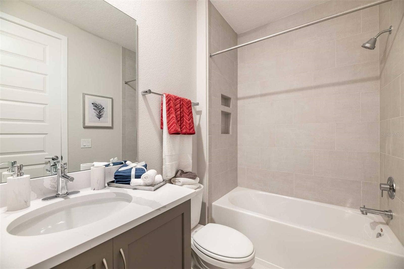 7921 SPECTRUM DRIVE, Kissimmee, FL 34747 2nd bathroom