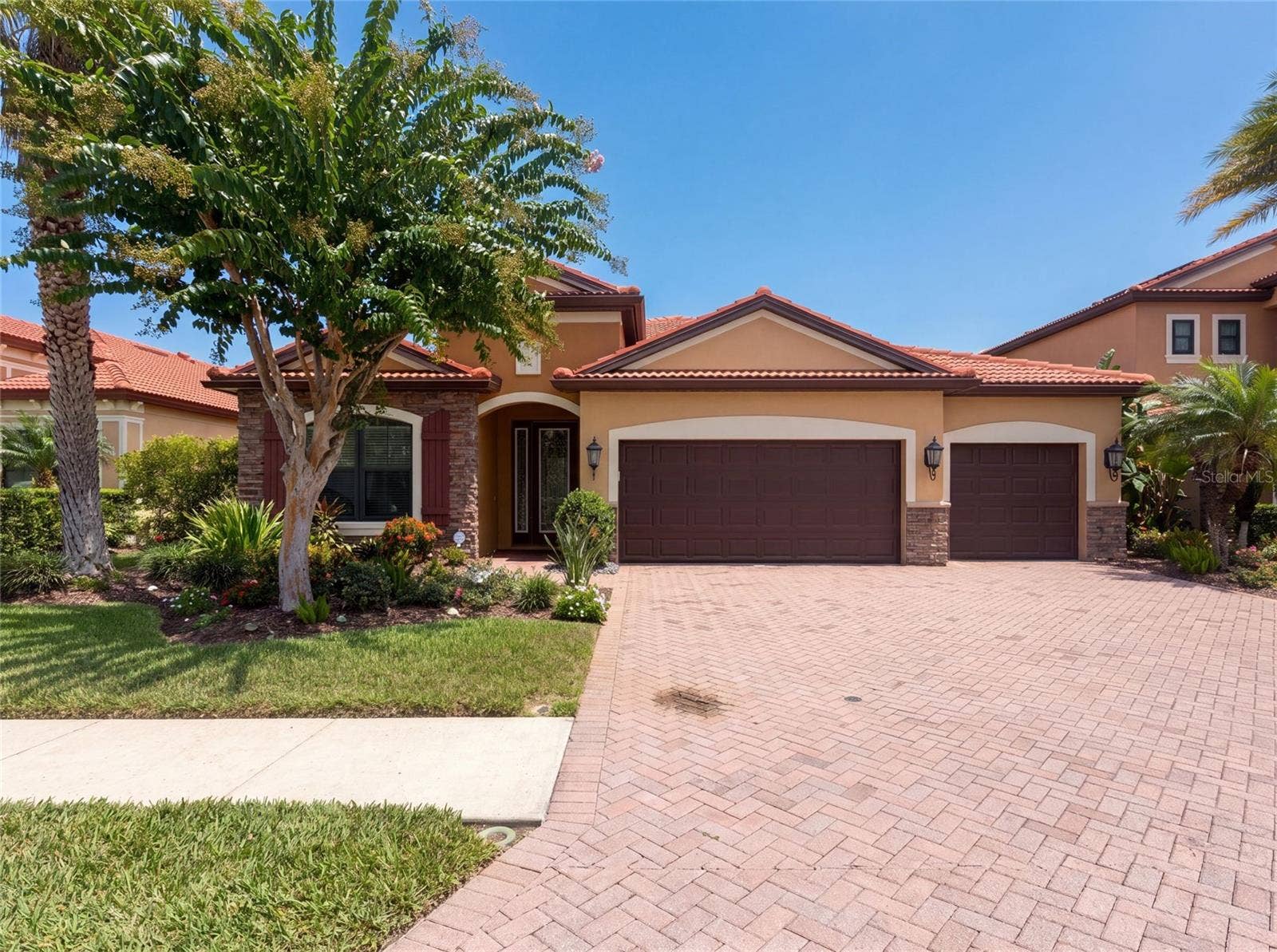 2575 GRAND LAKESIDE DRIVE, Palm Harbor, FL 34684 2575 GRAND LAKESIDE DRIVE, Palm Harbor, FL 34684