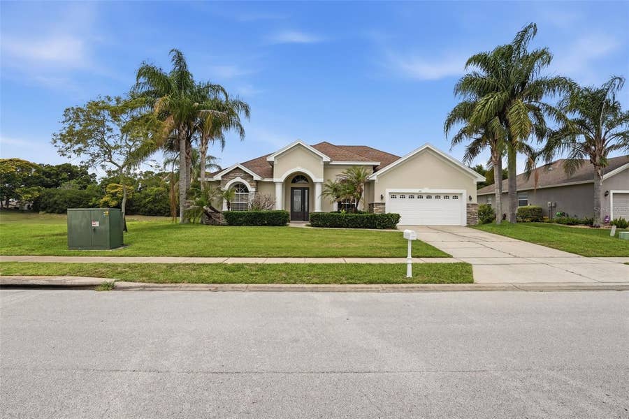 Property photo for 200 LAKE ARIETTA COURT, Auburndale, FL