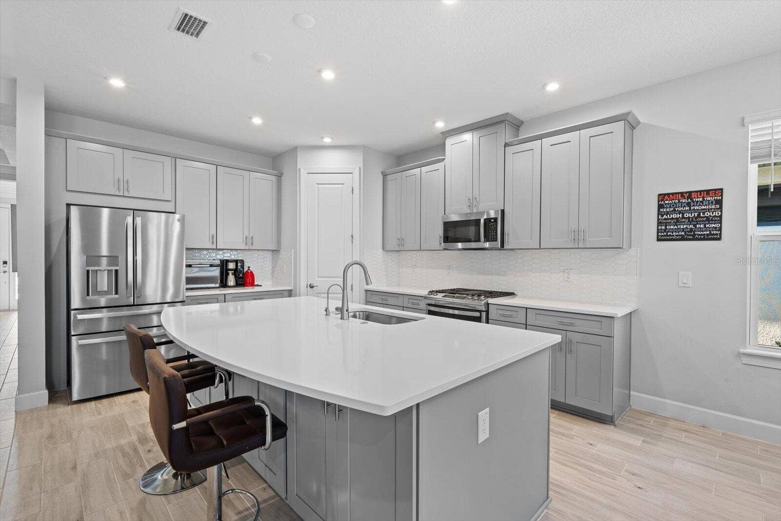 4512 CRESTPOINT WAY, Palmetto, FL 34221 4512 CRESTPOINT WAY, Palmetto, FL 34221