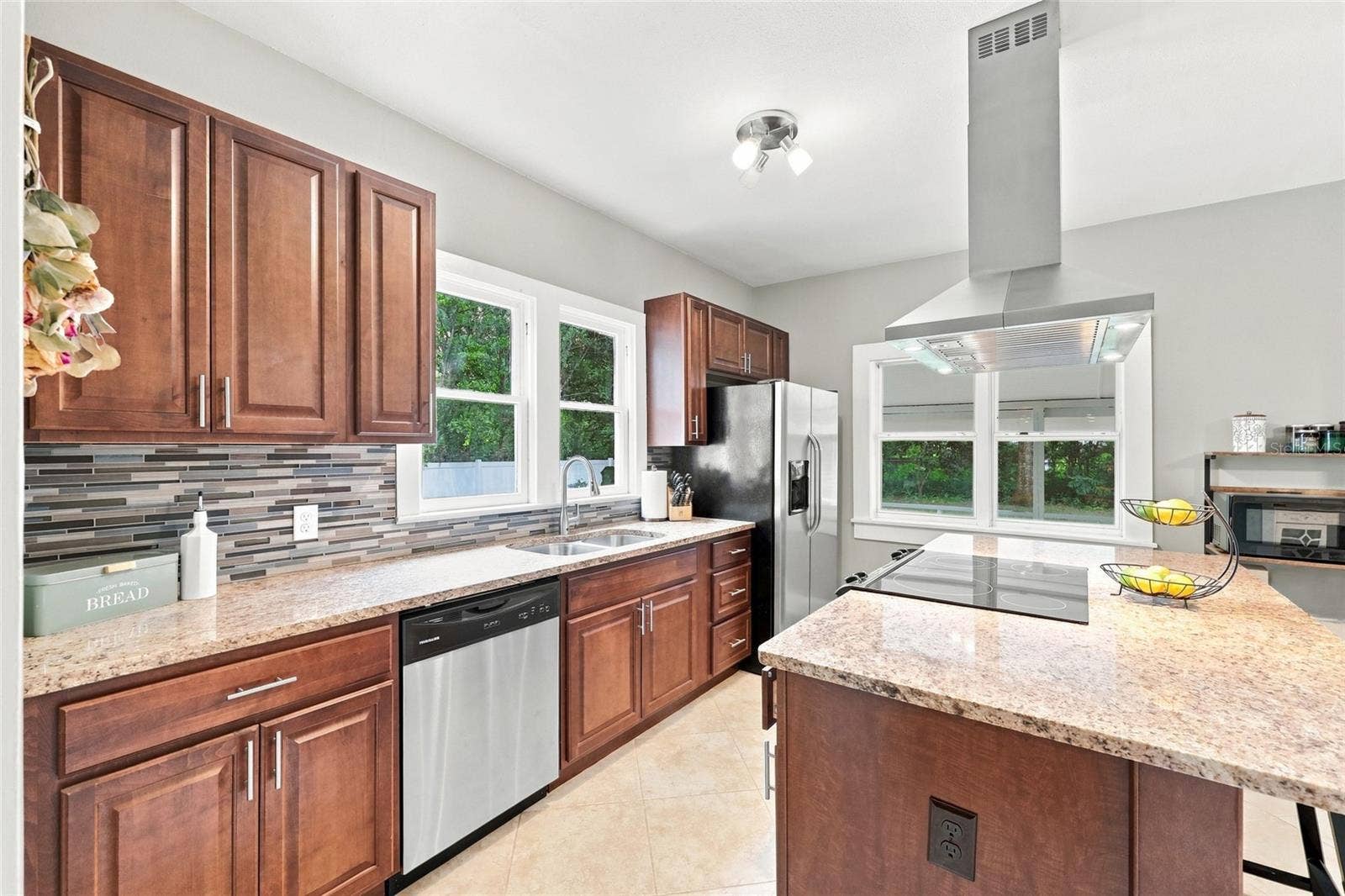 4114 E MICHIGAN STREET, Orlando, FL 32812 4114 E MICHIGAN STREET, Orlando, FL 32812