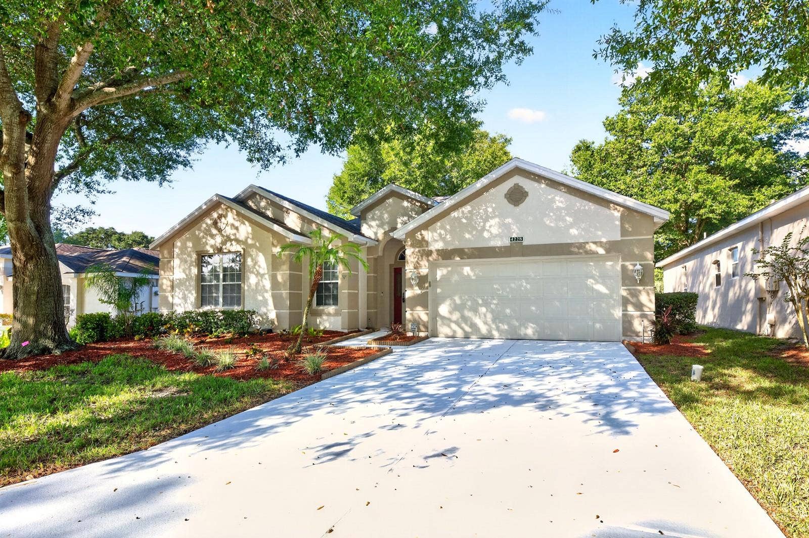 Whether you're welcoming loved ones for a visit, enjoying a quiet afternoon at home or heading out to explore ALL THAT CLERMONT HAS TO OFFER, there's plenty here to make you FEEL RIGHT AT HOME.