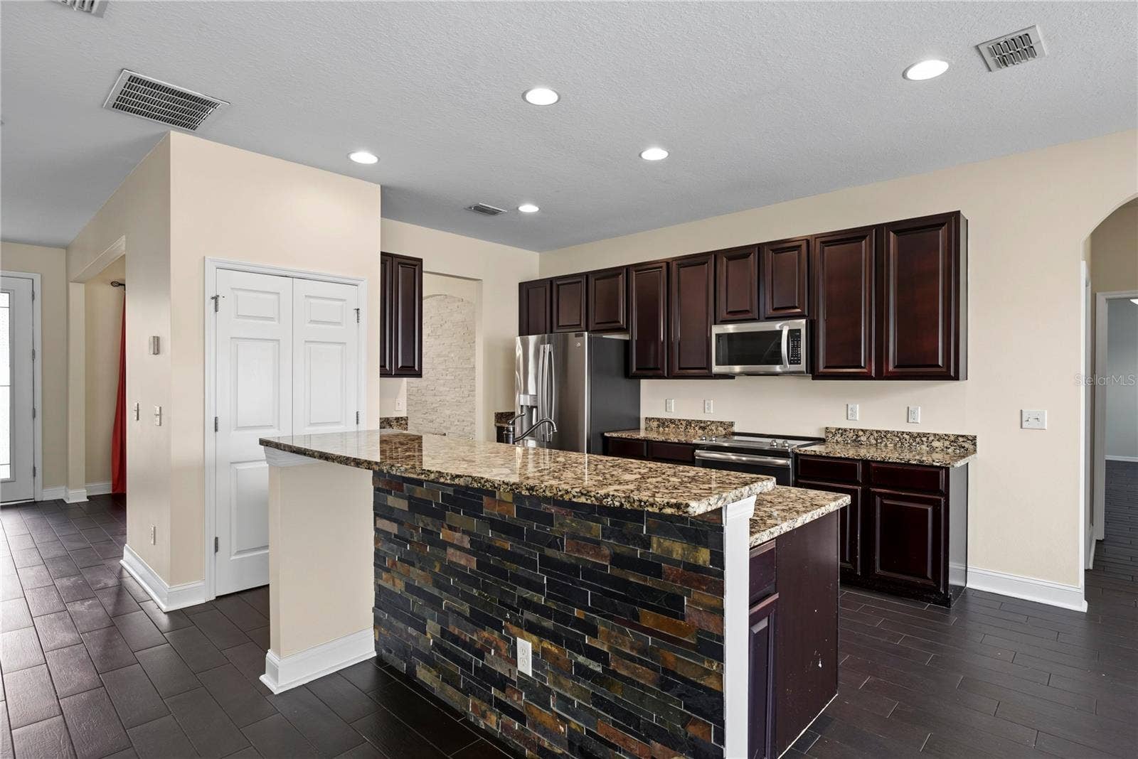 637 GRASSY STONE DRIVE, Winter Garden, FL 34787 637 GRASSY STONE DRIVE, Winter Garden, FL 34787