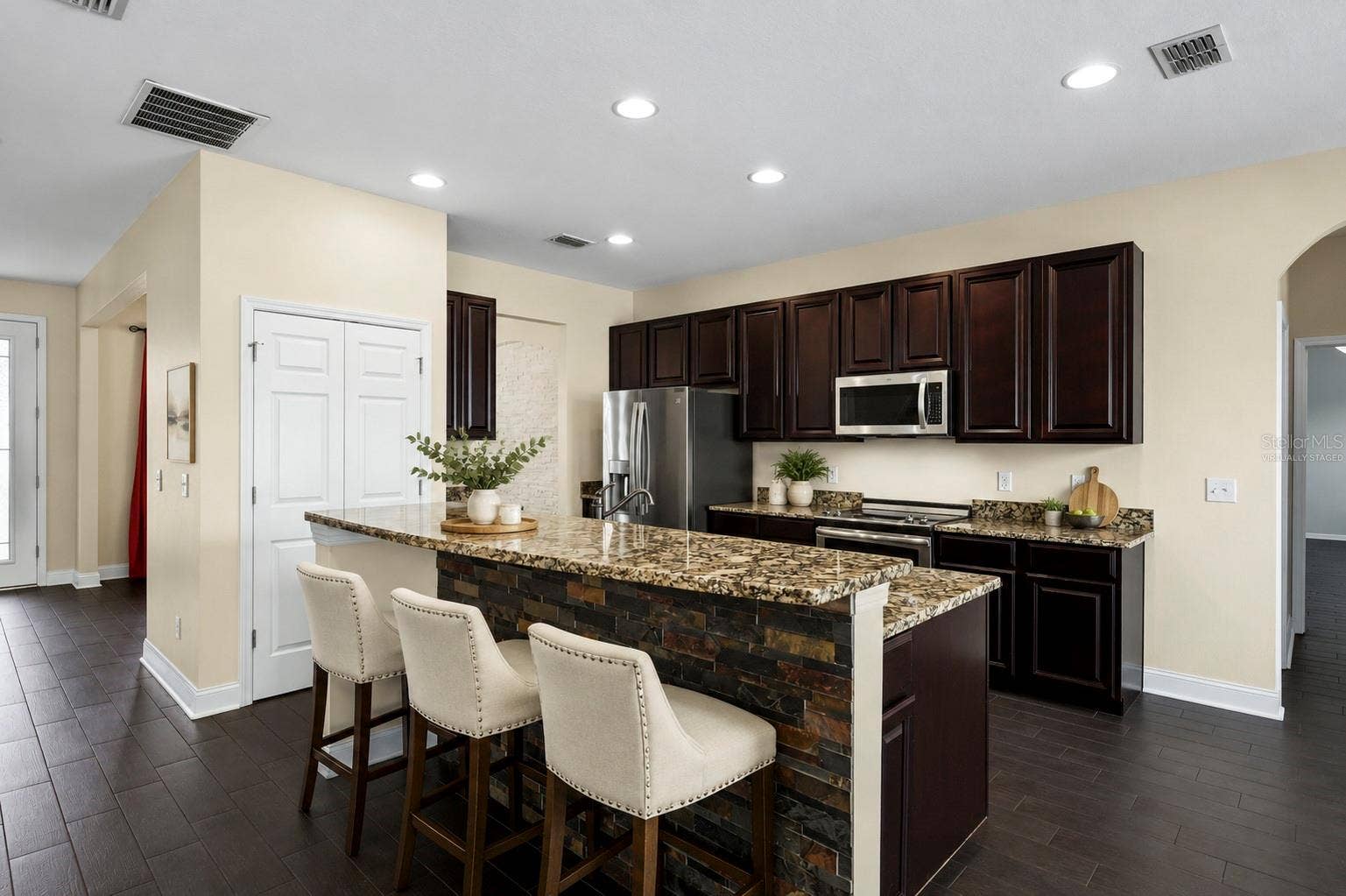 637 GRASSY STONE DRIVE, Winter Garden, FL 34787 Virtually Staged
