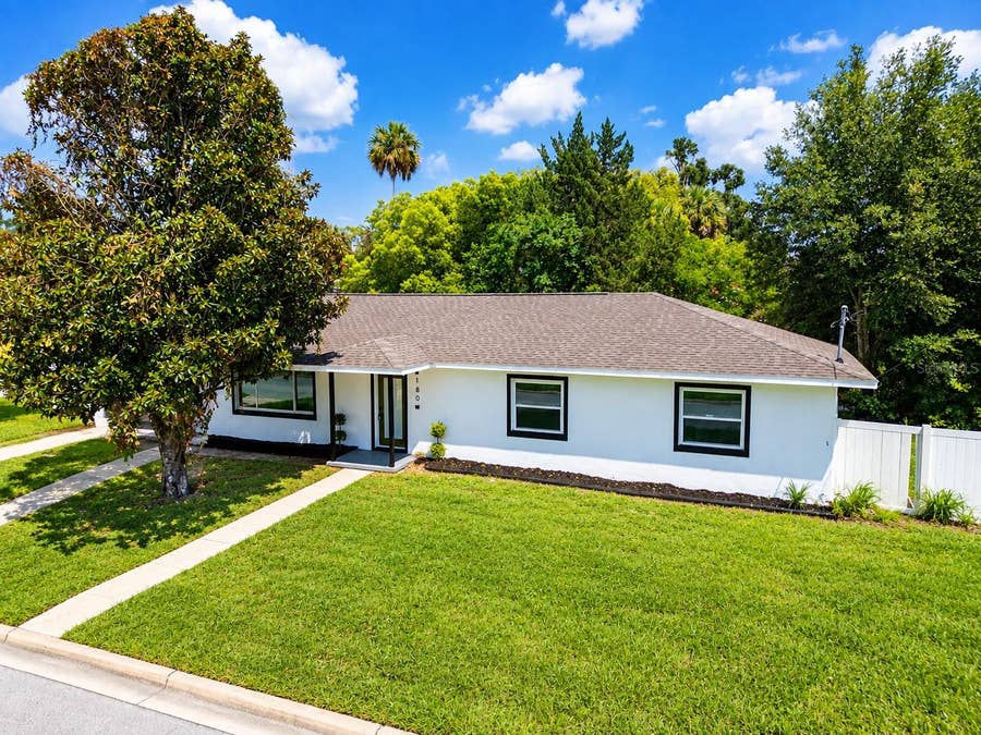 Property photo for 180 N KENTUCKY AVENUE, Umatilla, FL