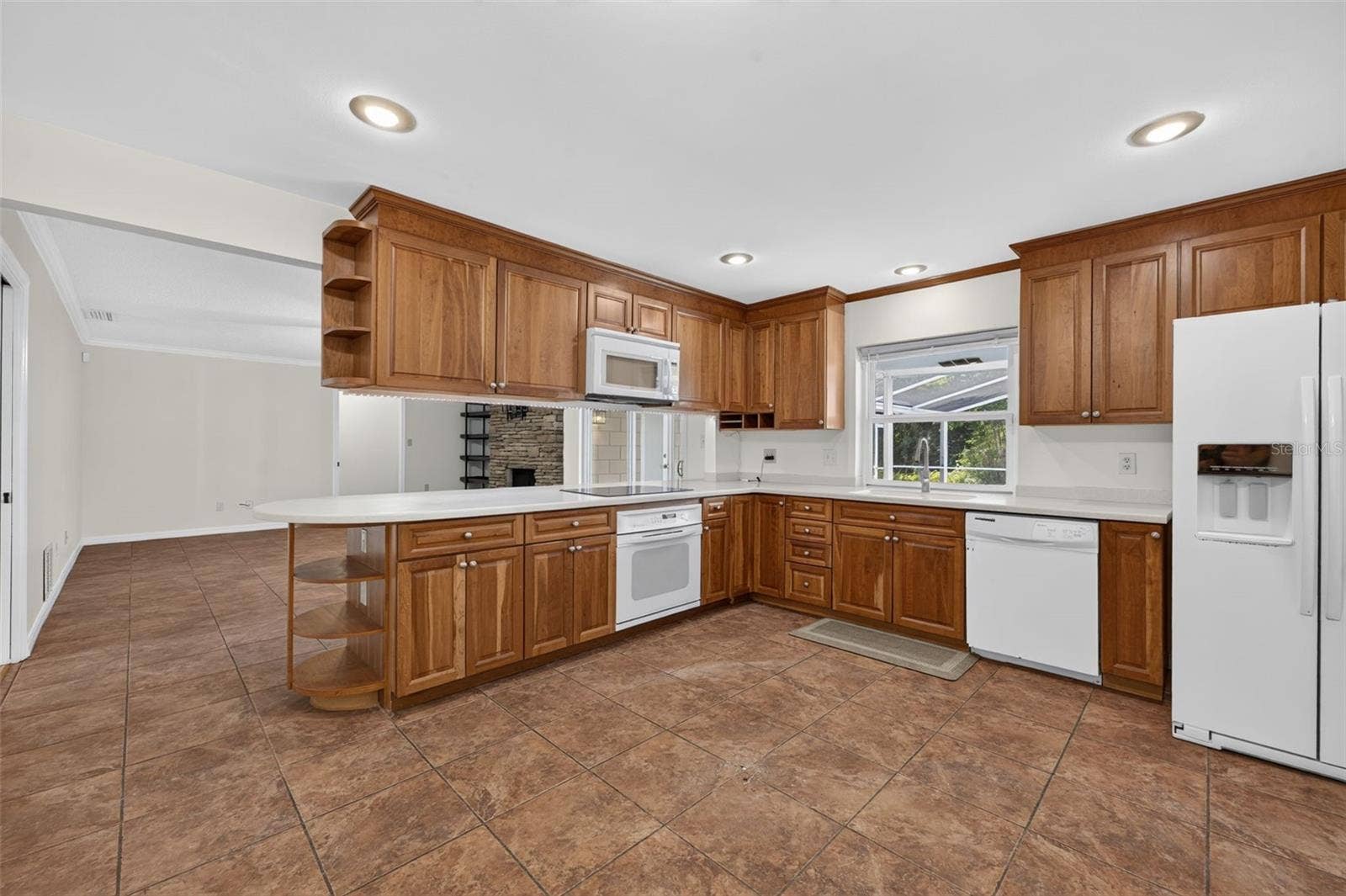 2051 DYAN WAY, Maitland, FL 32751 Kitchen overlooks family room