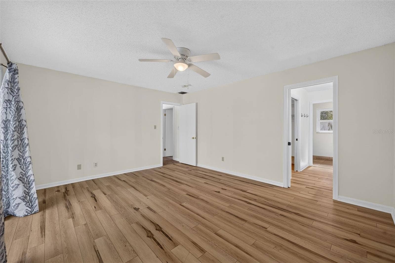 2051 DYAN WAY, Maitland, FL 32751 Primary with view of bath and closet