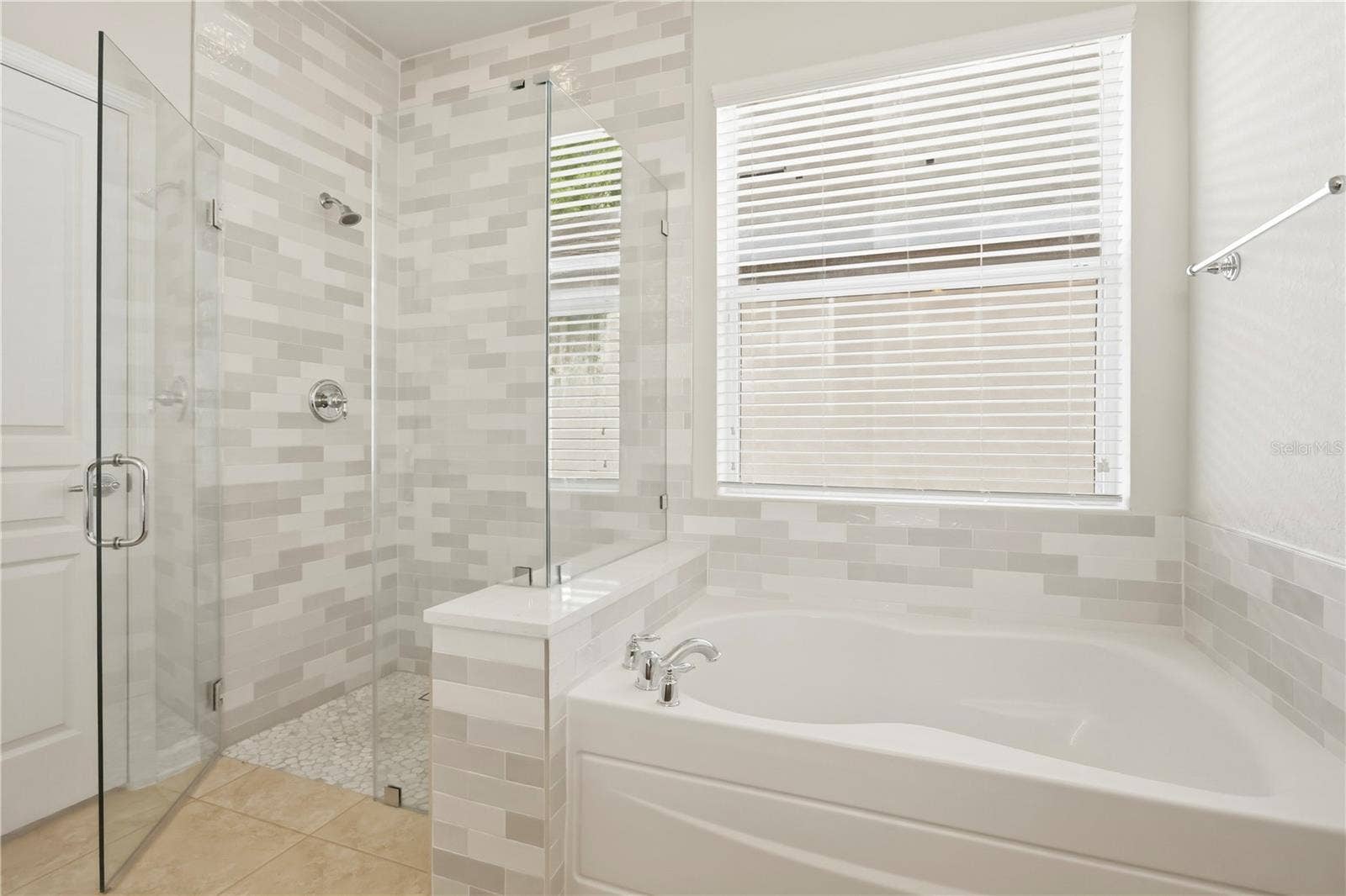 13231 ROXBORO ROAD, Windermere, FL 34786 Primary Garden Tub