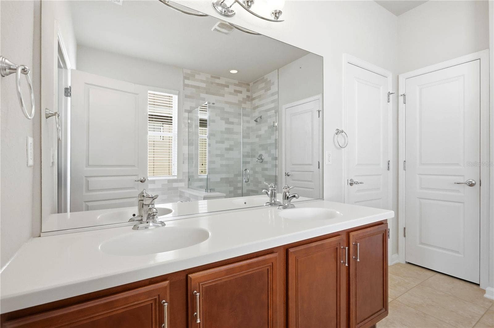 13231 ROXBORO ROAD, Windermere, FL 34786 Primary Dual Sinks