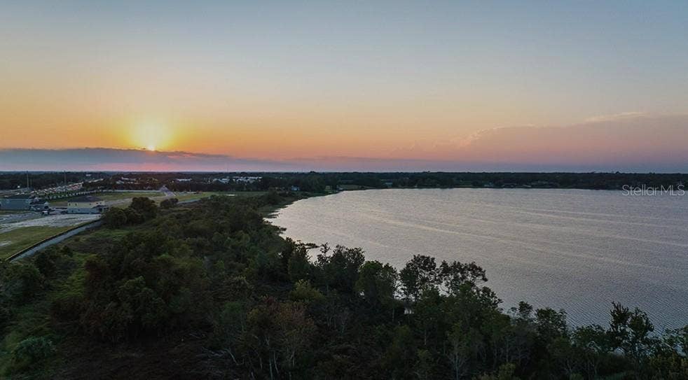 19357 LOCHSIDE LANE, Mount Dora, FL 32757 Lochside Community