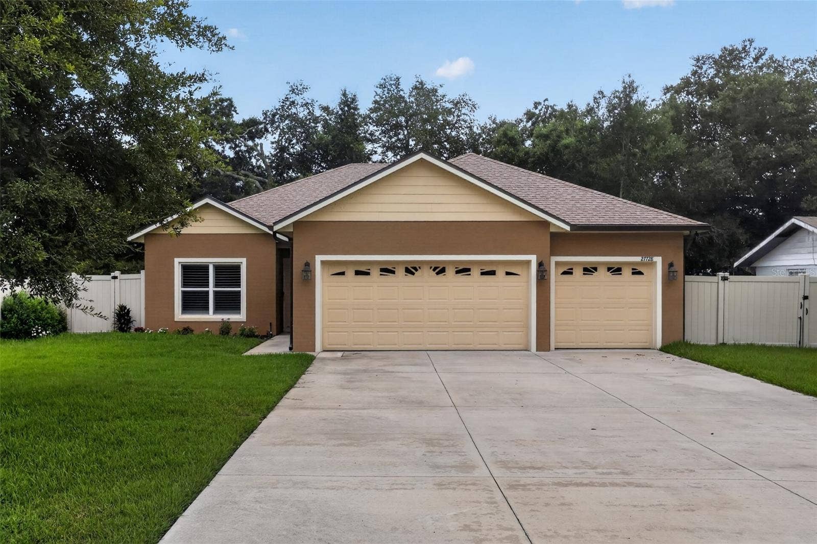 27728 LISA DRIVE, Tavares, FL 32778