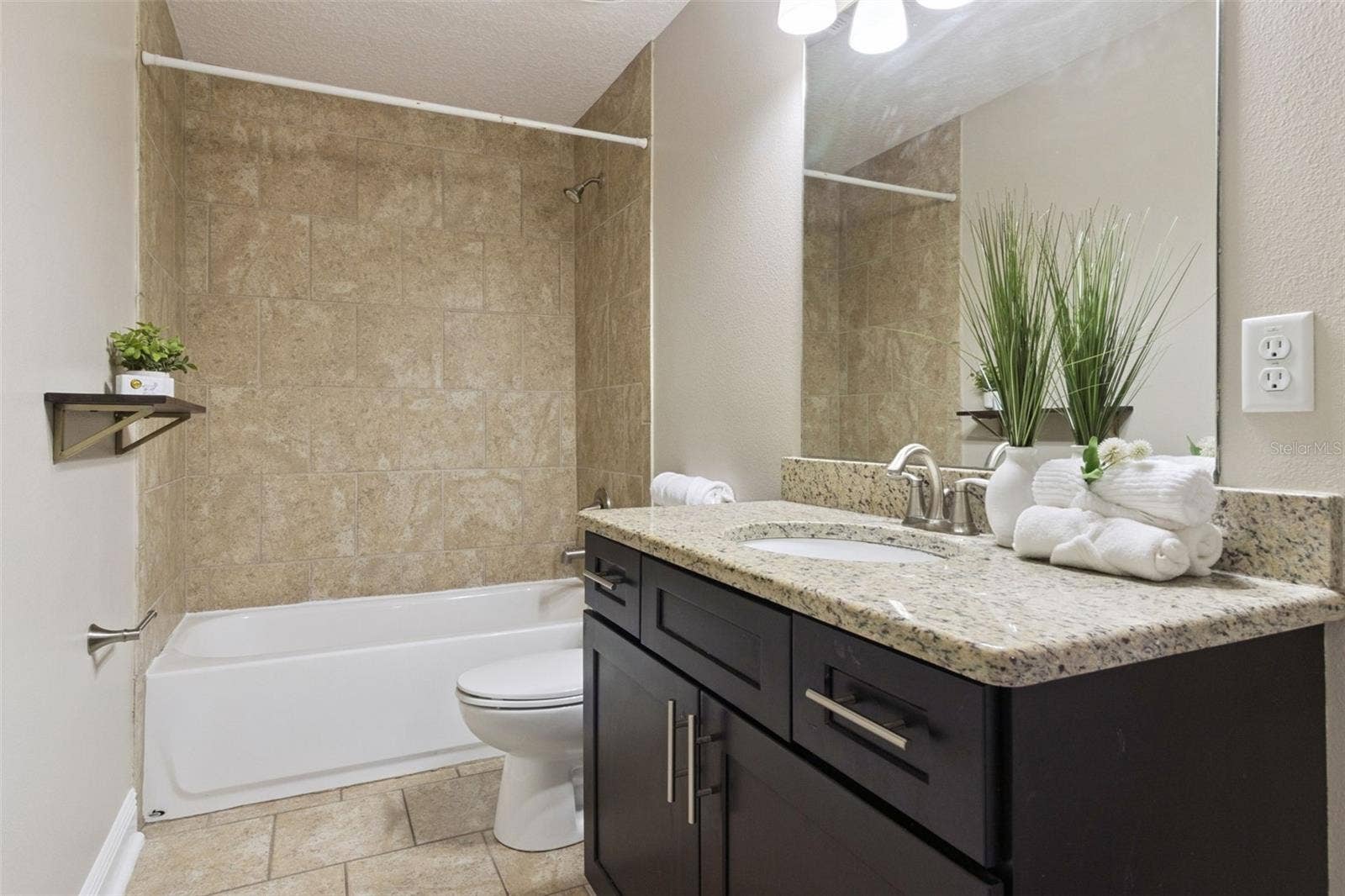 2544 upstairs second bathroom