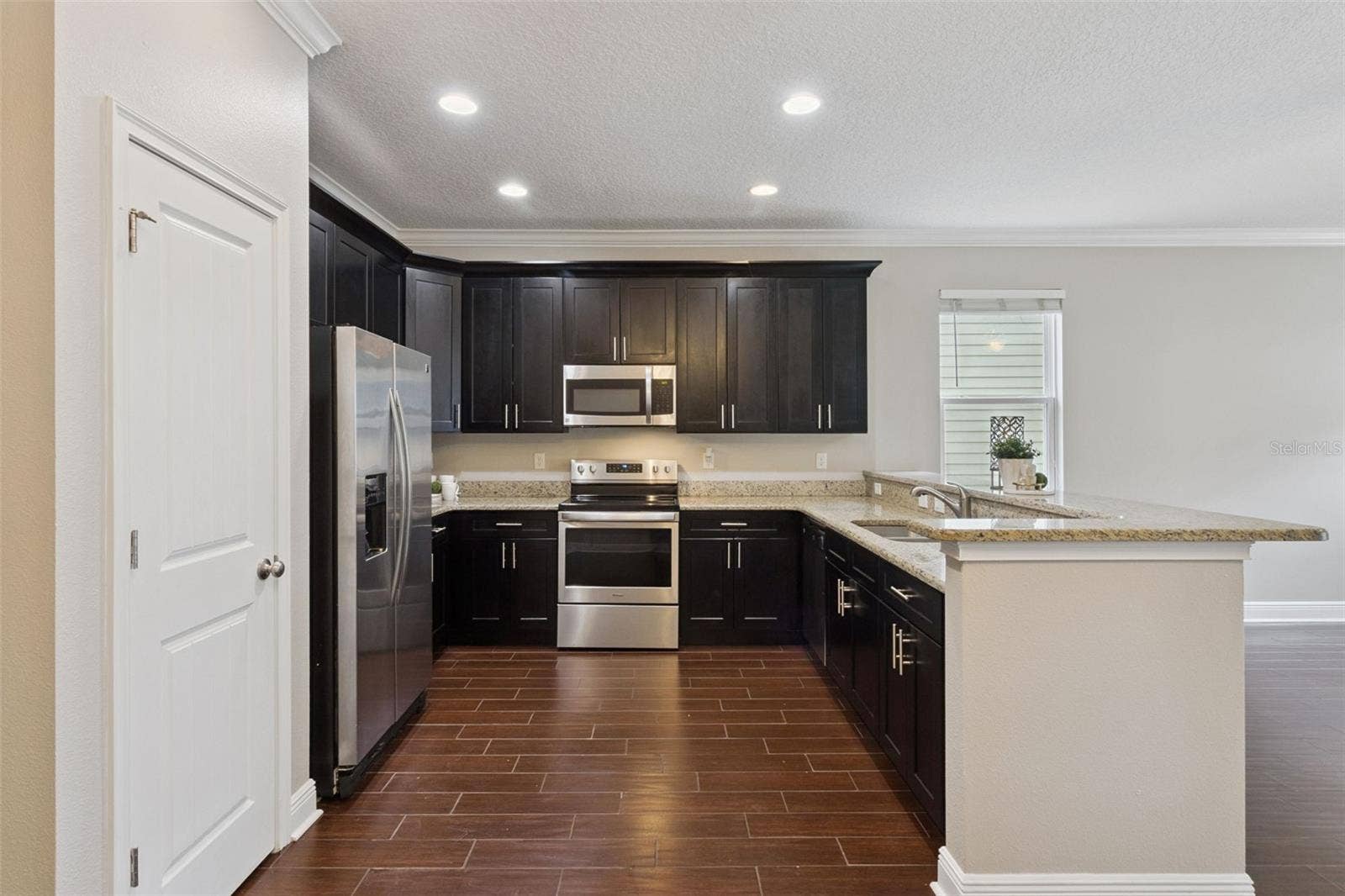 2544 MAYER STREET, Orlando, FL 32806 2546 kitchen