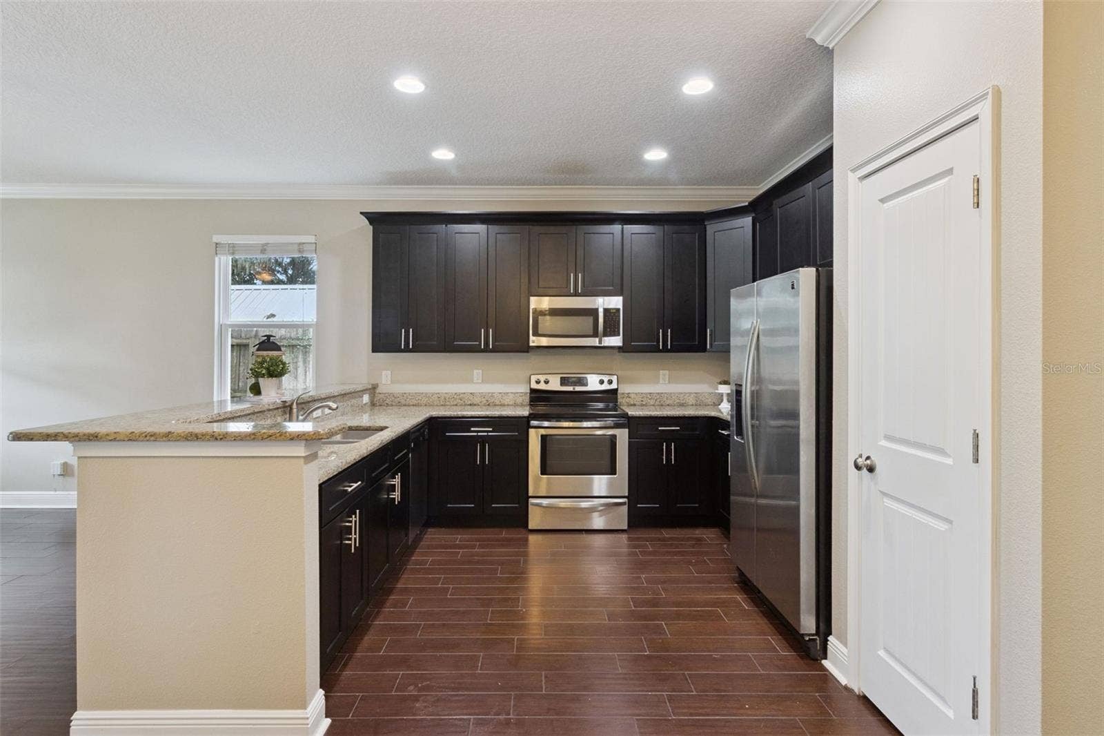 2544 MAYER STREET, Orlando, FL 32806 2544 Kitchen