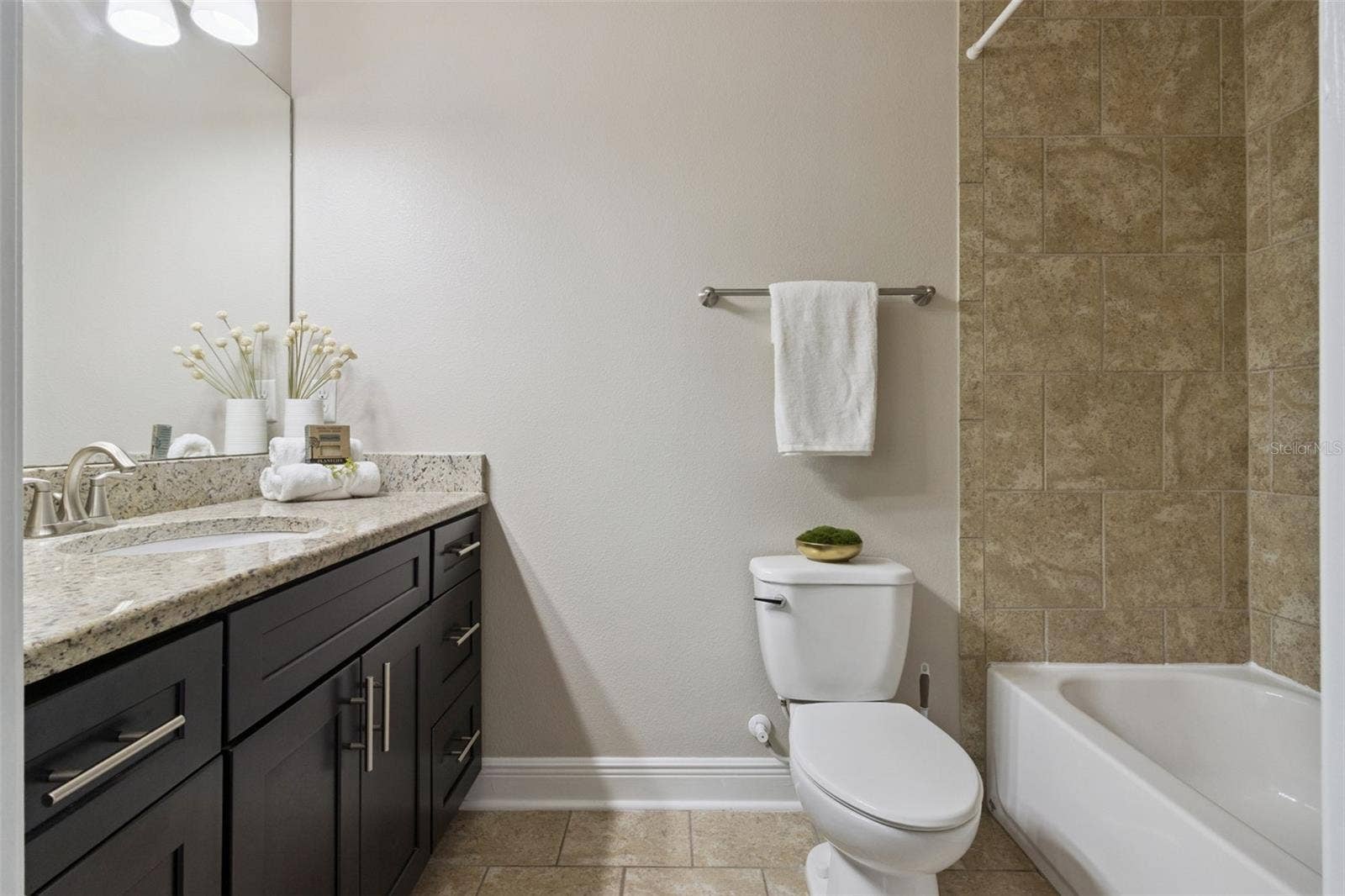 2544 MAYER STREET, Orlando, FL 32806 2544 primary ensuite