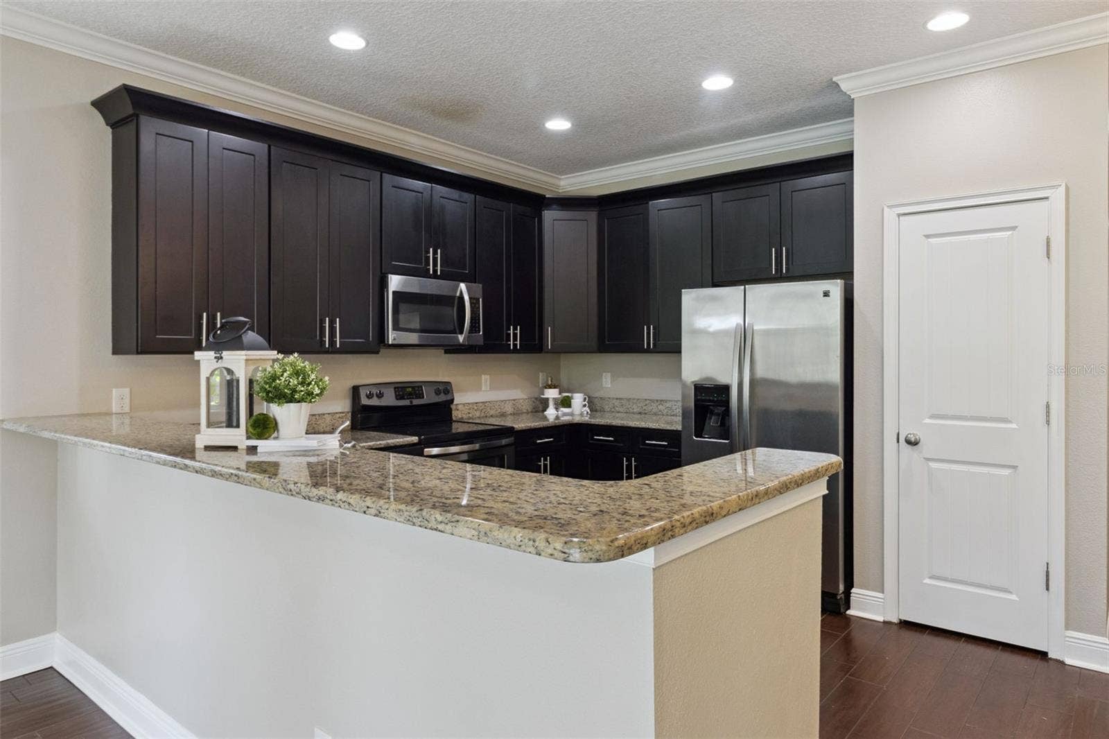 2544 MAYER STREET, Orlando, FL 32806 2544 kitchen