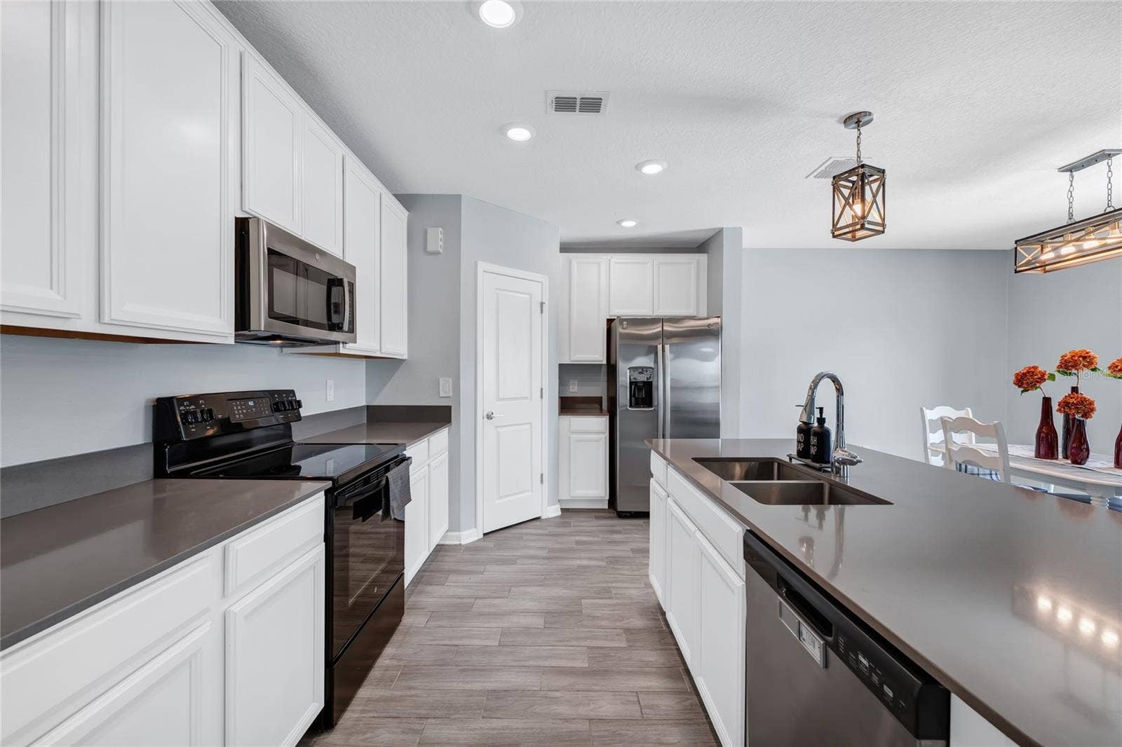 6939 WILSON PASTURE AVENUE, Groveland, FL 34736 6939 WILSON PASTURE AVENUE, Groveland, FL 34736