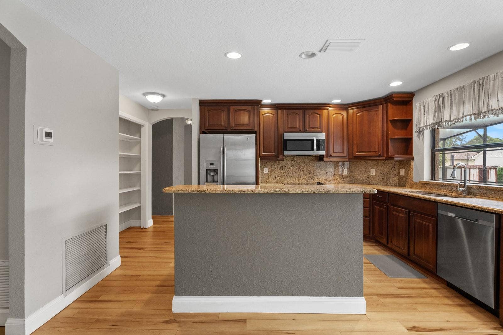 7437 PINEMOUNT DRIVE, Orlando, FL 32819