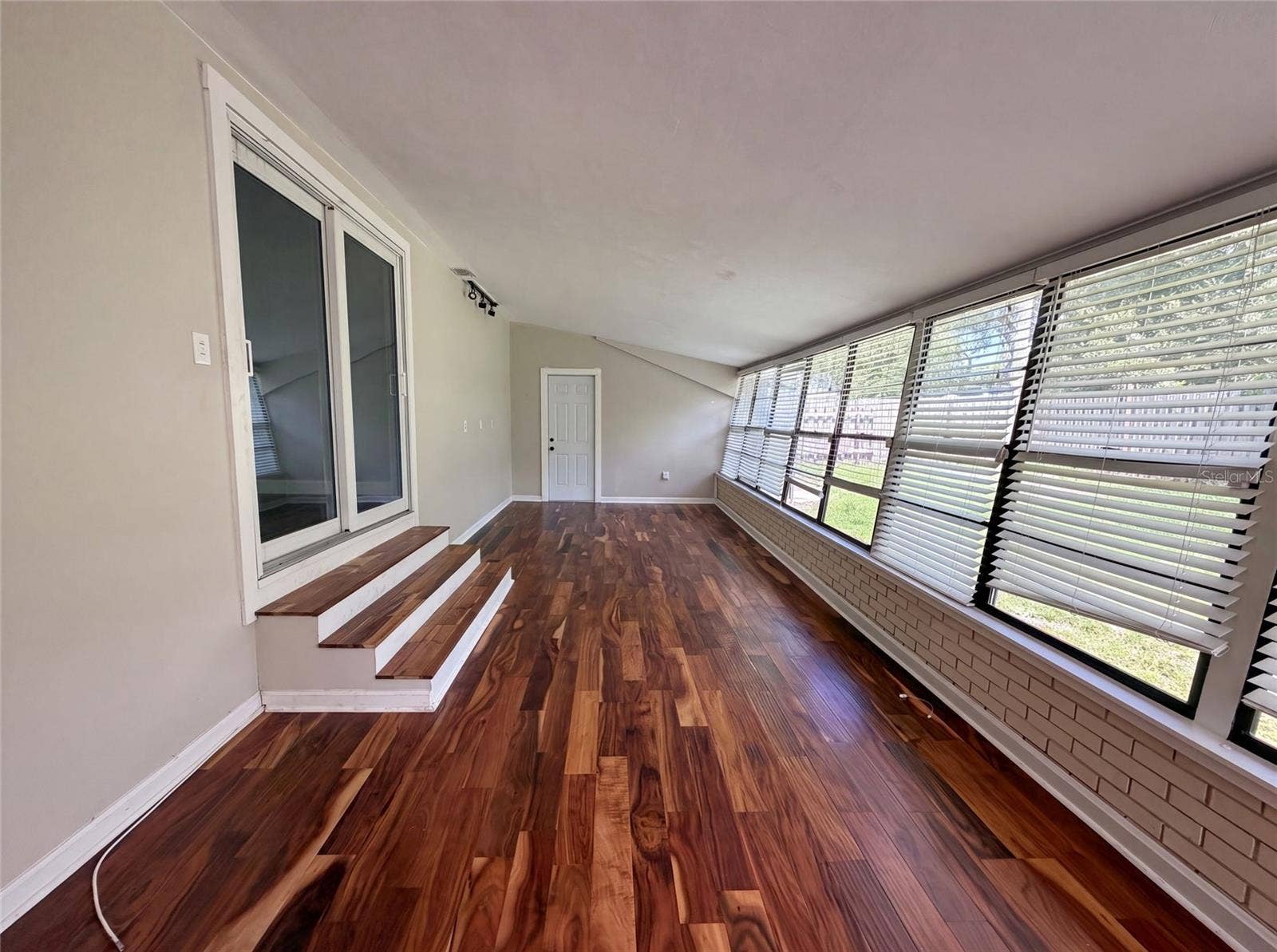 1521 W RIVER SHORE WAY, Tampa, FL 33603 1521 W RIVER SHORE WAY, Tampa, FL 33603