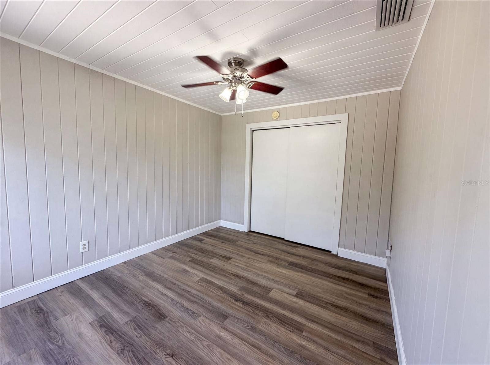 1521 W RIVER SHORE WAY, Tampa, FL 33603 1521 W RIVER SHORE WAY, Tampa, FL 33603