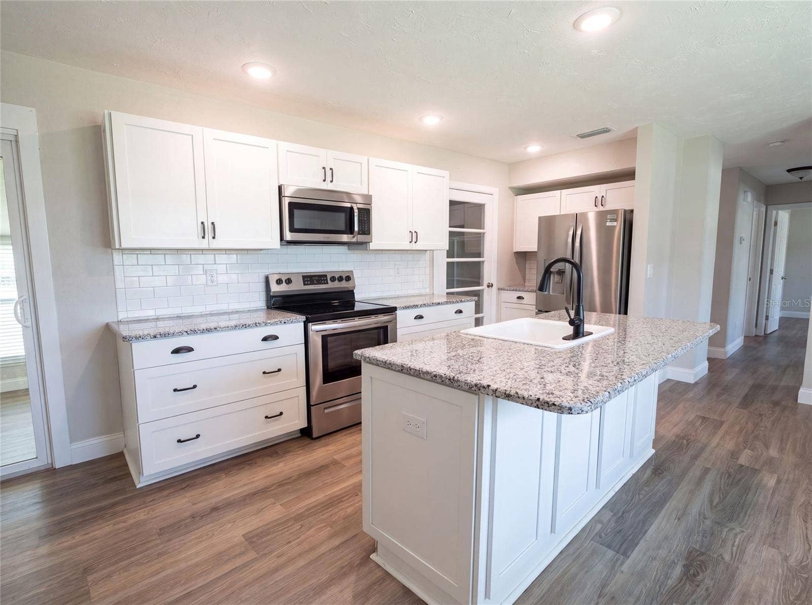 1521 W RIVER SHORE WAY, Tampa, FL 33603 1521 W RIVER SHORE WAY, Tampa, FL 33603