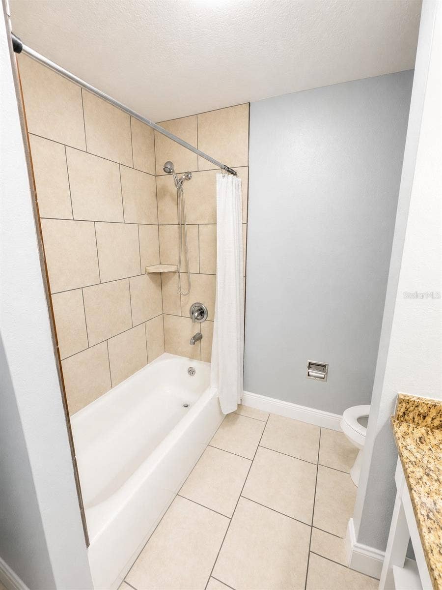 4001 WOODFERN DRIVE, #C1, Orlando, FL 32839 Primary Bathroom