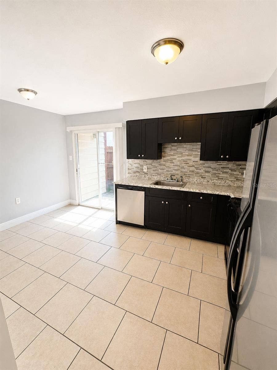 4001 WOODFERN DRIVE, #C1, Orlando, FL 32839 Kitchen