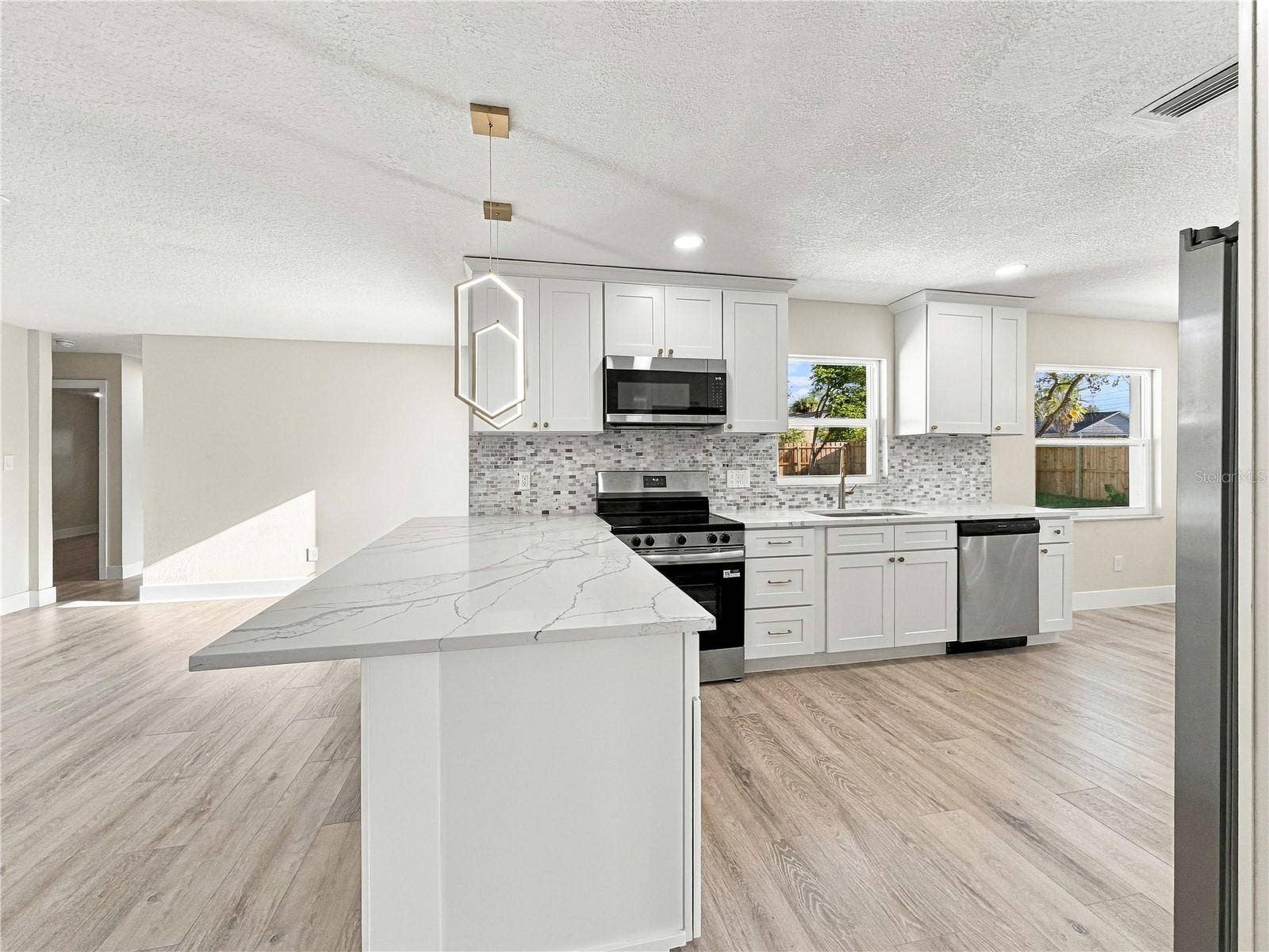 7015 CRESTLAKE DRIVE, Orlando, FL 32819 7015 CRESTLAKE DRIVE, Orlando, FL 32819