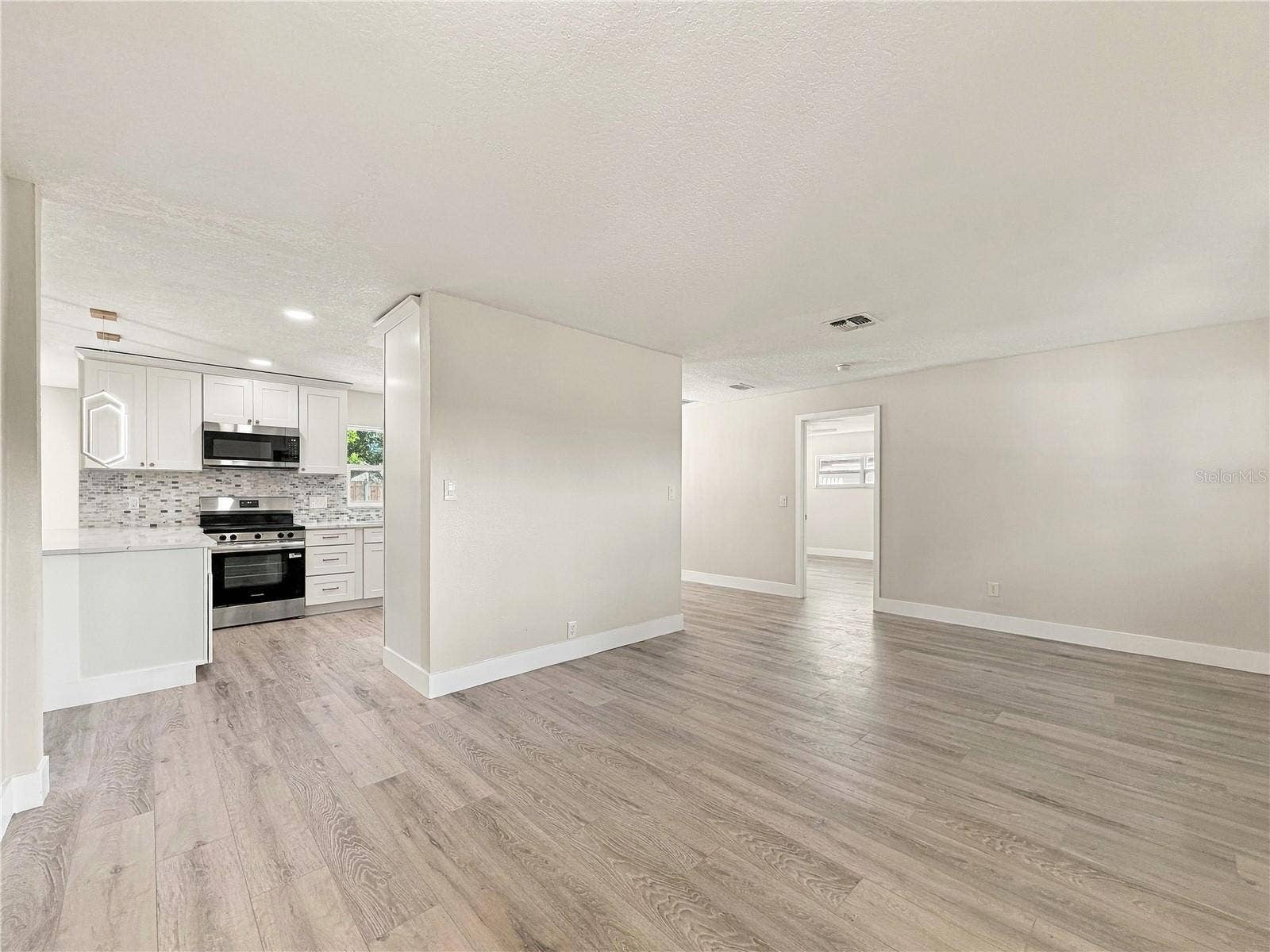 7015 CRESTLAKE DRIVE, Orlando, FL 32819 7015 CRESTLAKE DRIVE, Orlando, FL 32819
