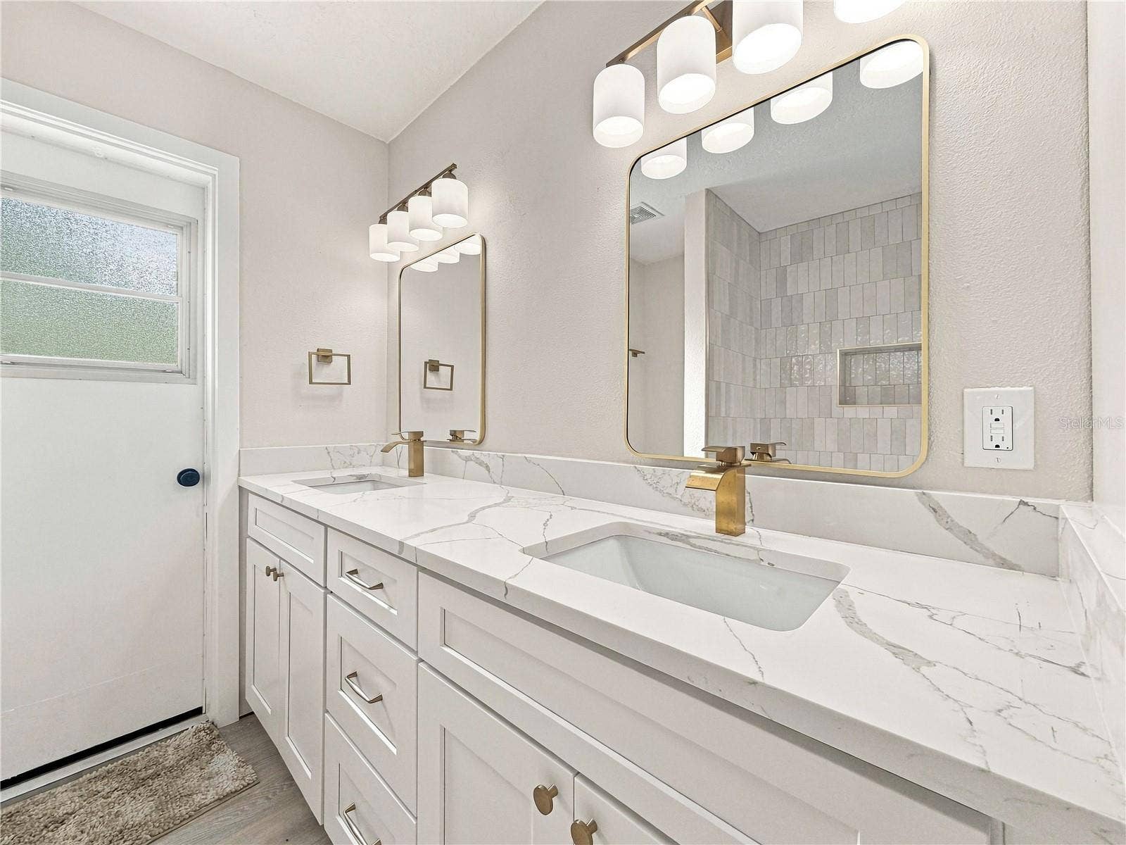 7015 CRESTLAKE DRIVE, Orlando, FL 32819 7015 CRESTLAKE DRIVE, Orlando, FL 32819