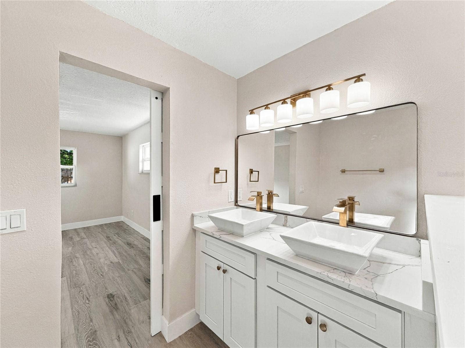 7015 CRESTLAKE DRIVE, Orlando, FL 32819 7015 CRESTLAKE DRIVE, Orlando, FL 32819