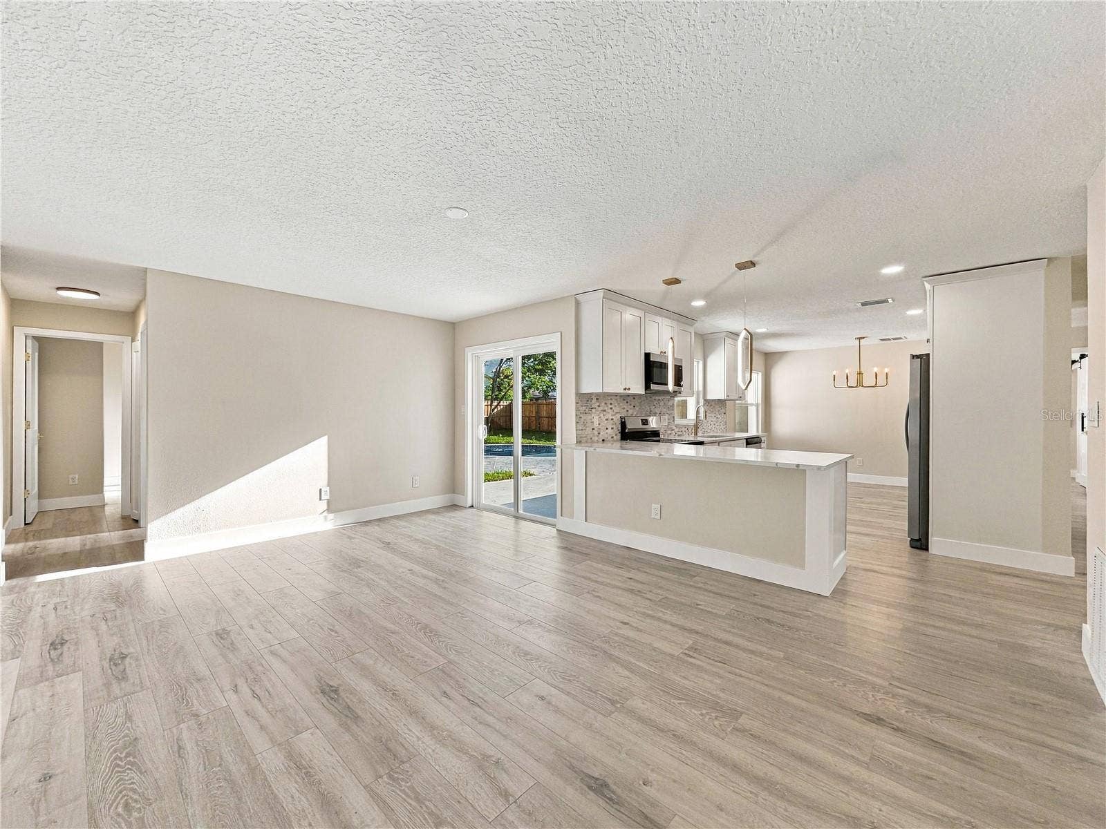 7015 CRESTLAKE DRIVE, Orlando, FL 32819 7015 CRESTLAKE DRIVE, Orlando, FL 32819