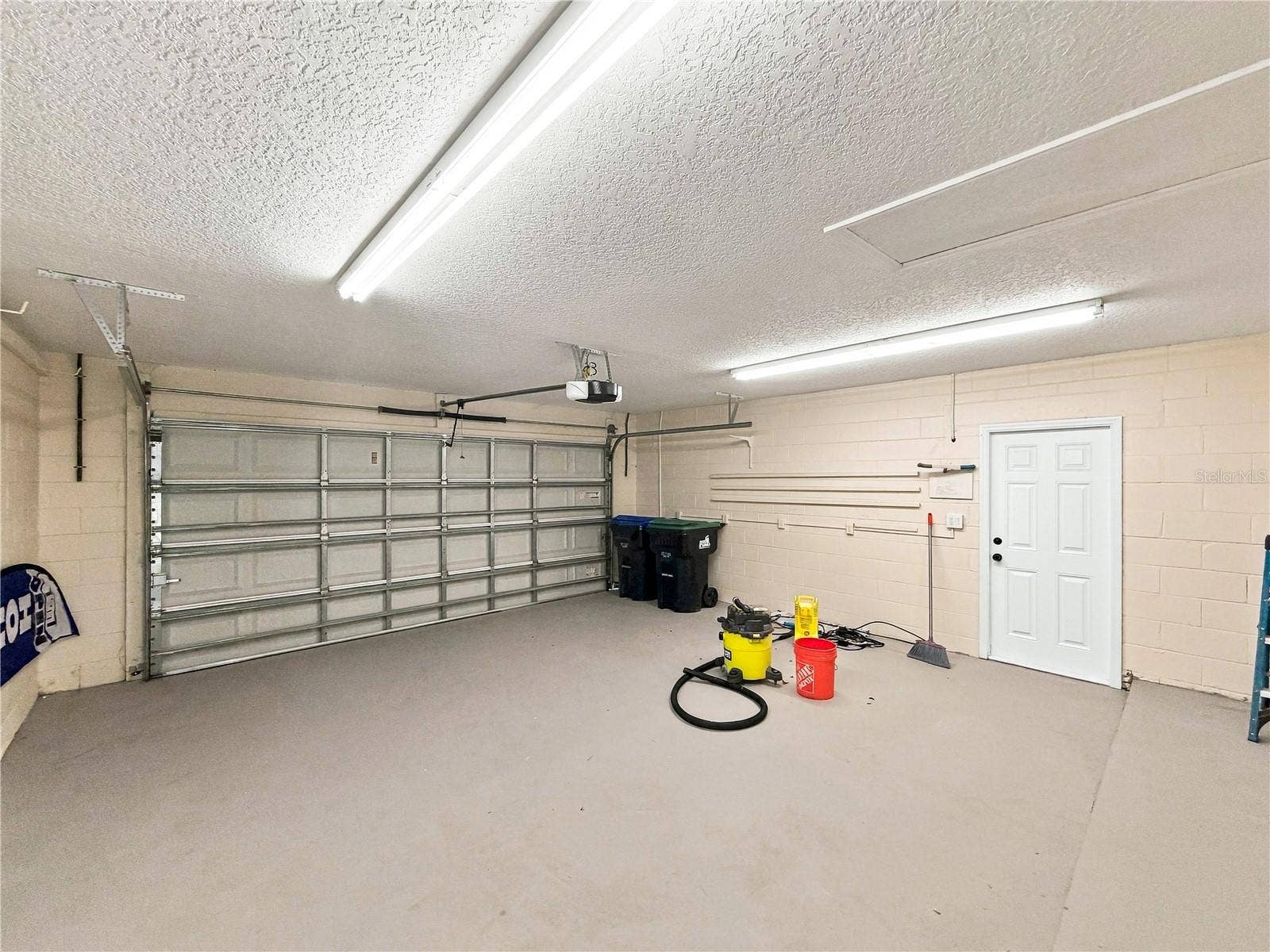 7015 CRESTLAKE DRIVE, Orlando, FL 32819 7015 CRESTLAKE DRIVE, Orlando, FL 32819