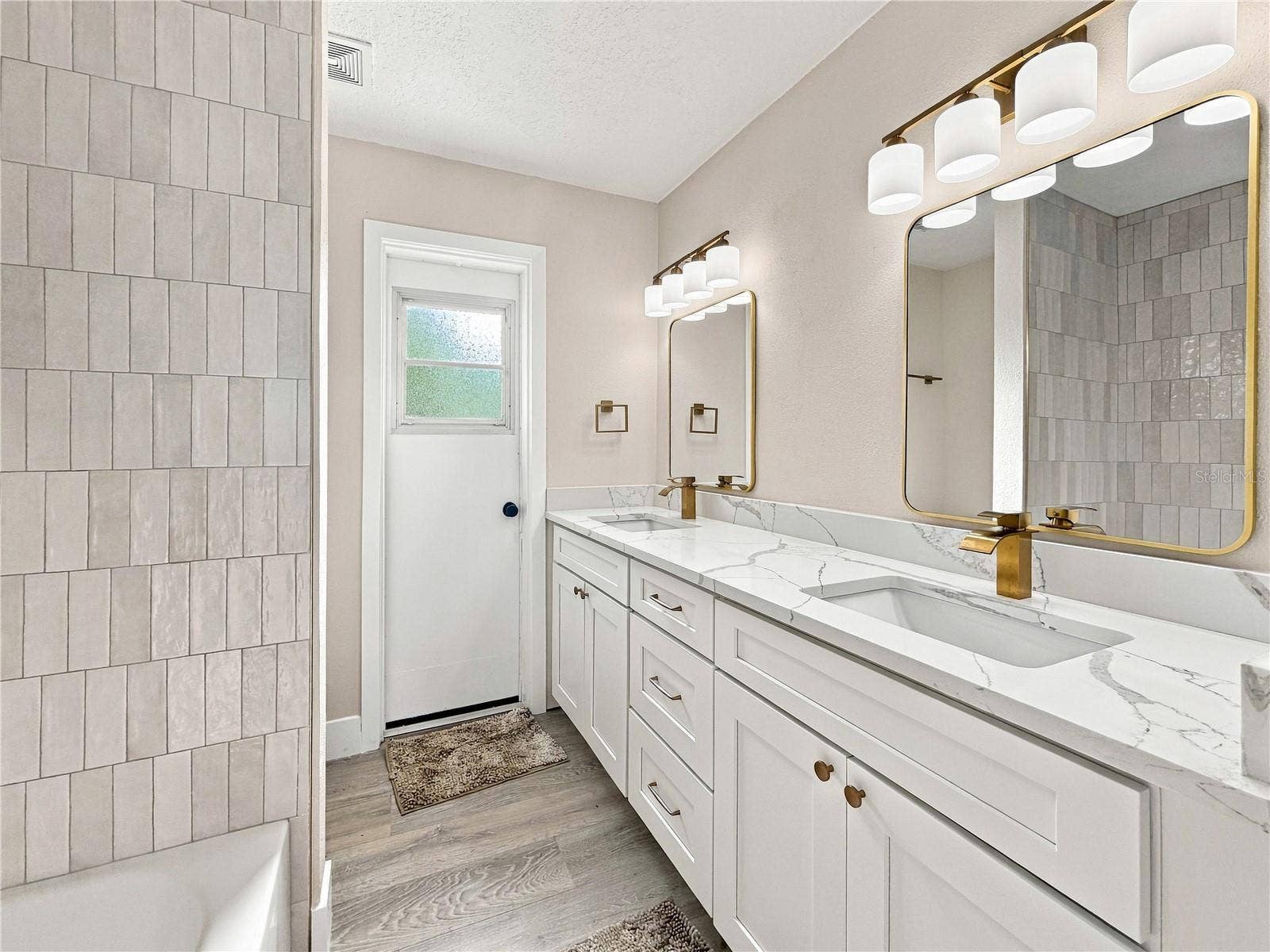 7015 CRESTLAKE DRIVE, Orlando, FL 32819 7015 CRESTLAKE DRIVE, Orlando, FL 32819