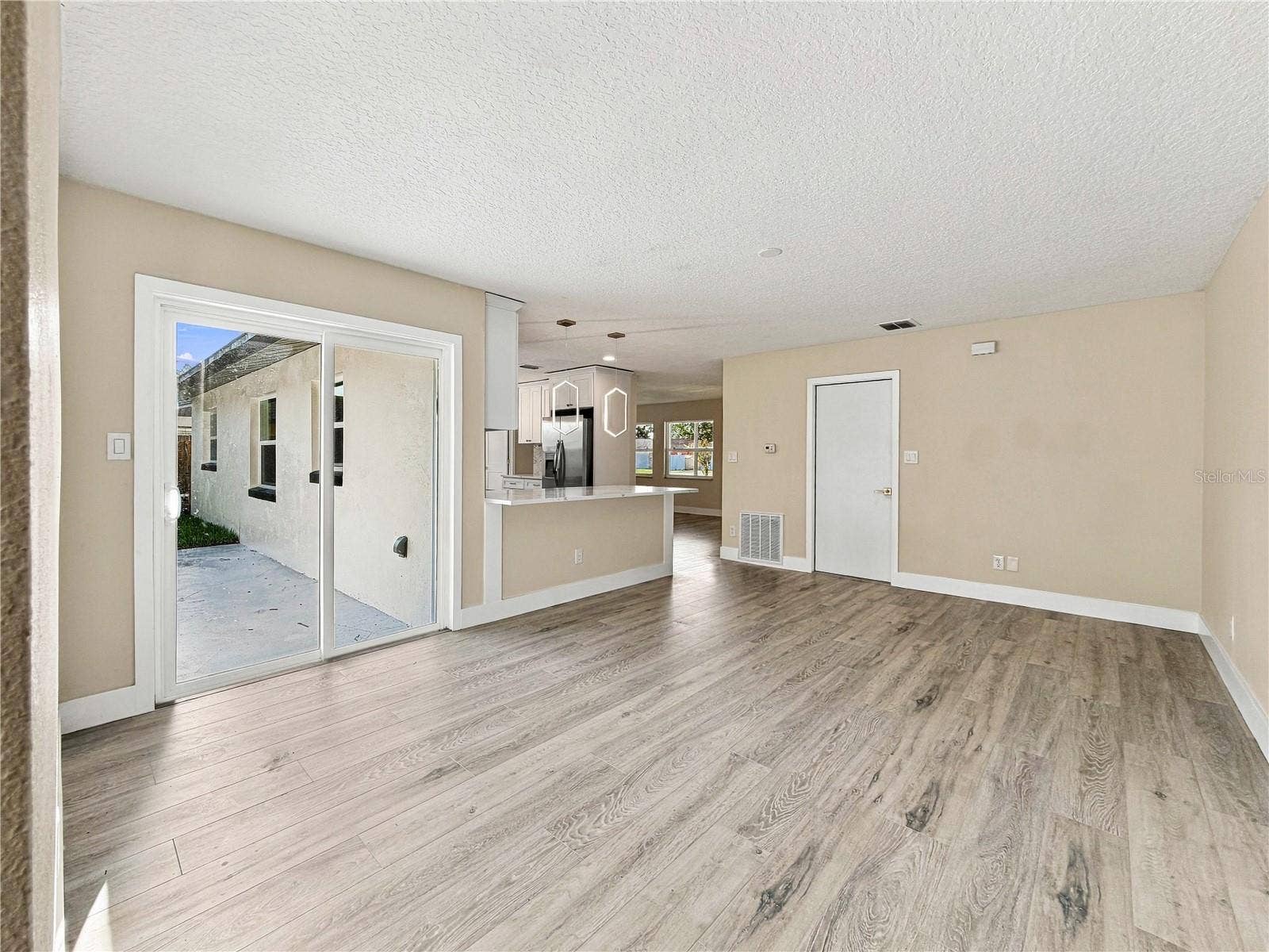 7015 CRESTLAKE DRIVE, Orlando, FL 32819 7015 CRESTLAKE DRIVE, Orlando, FL 32819