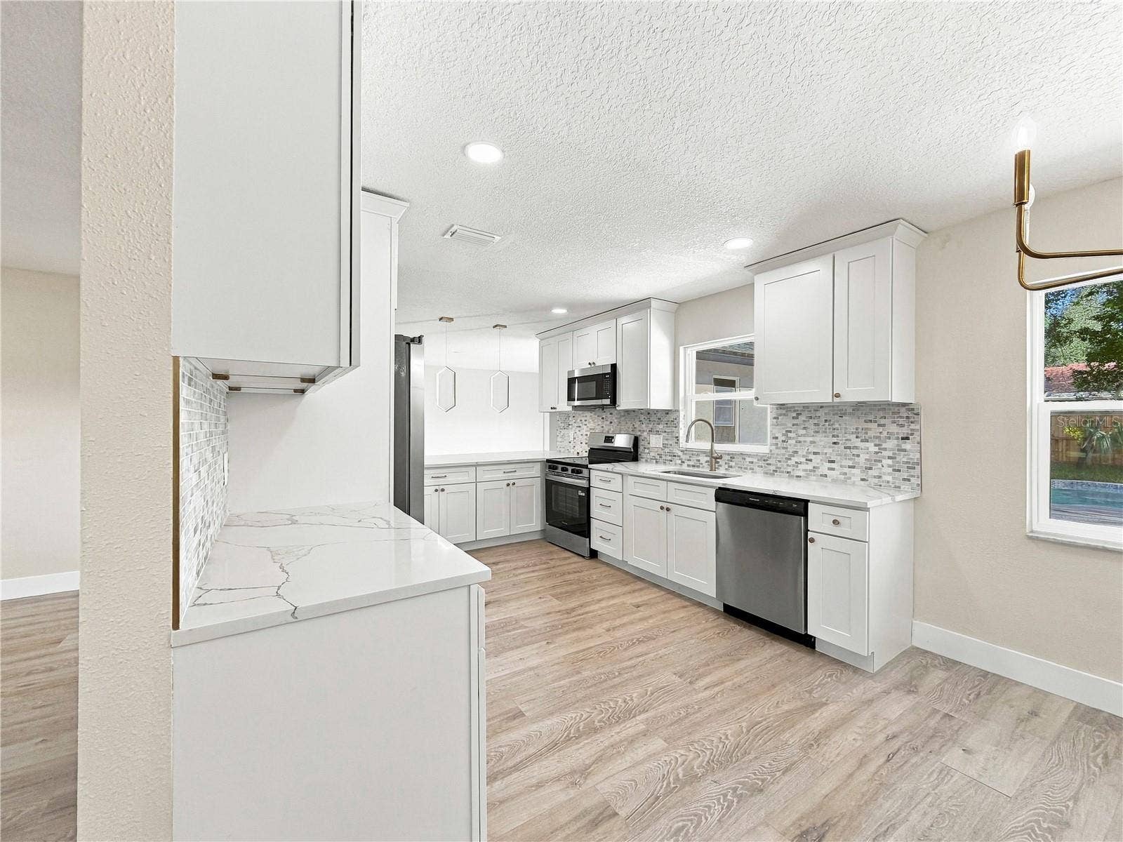 7015 CRESTLAKE DRIVE, Orlando, FL 32819 7015 CRESTLAKE DRIVE, Orlando, FL 32819