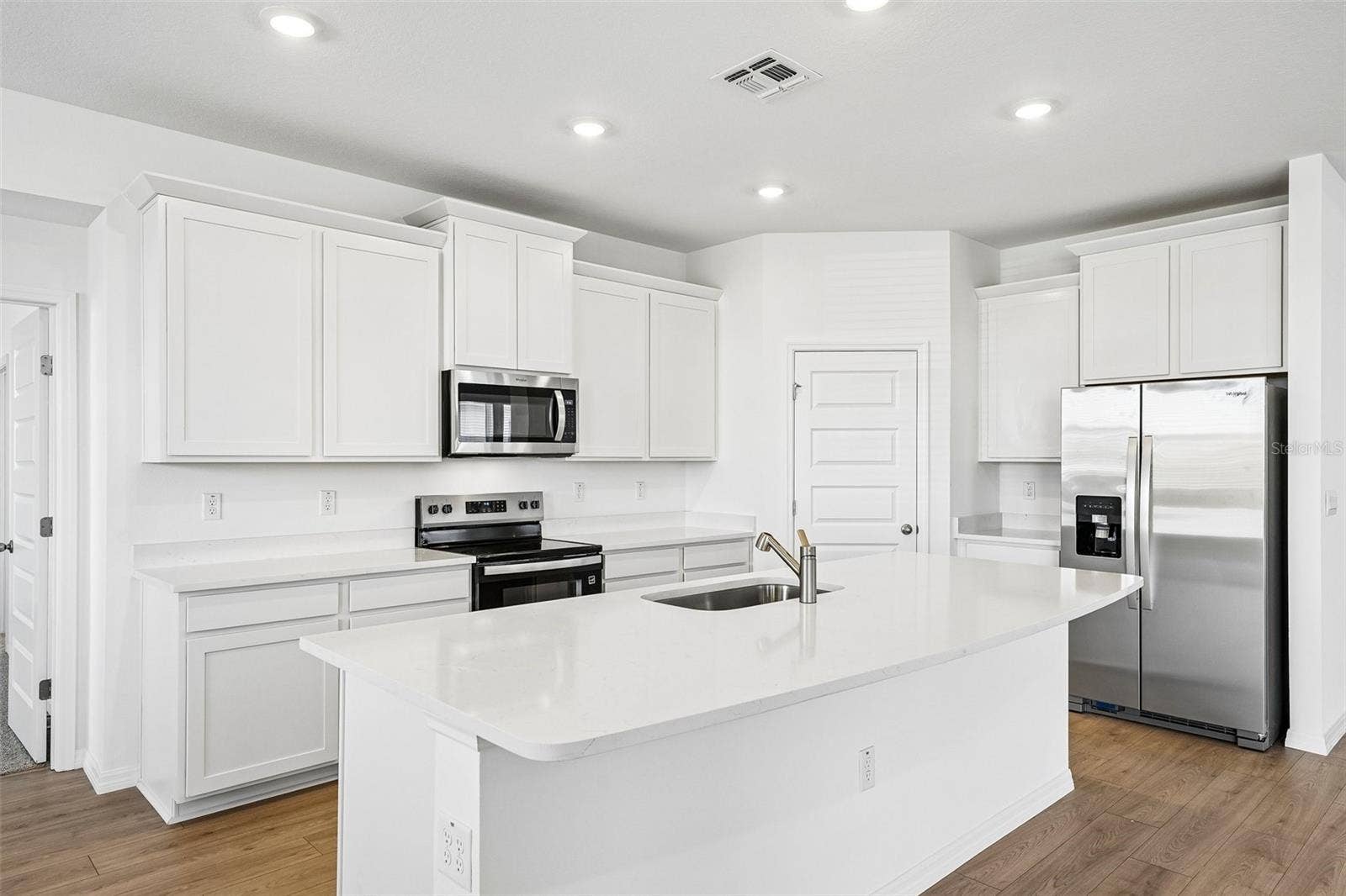 2265 HAMDEN WAY, Mount Dora, FL 32757 2265 HAMDEN WAY, Mount Dora, FL 32757