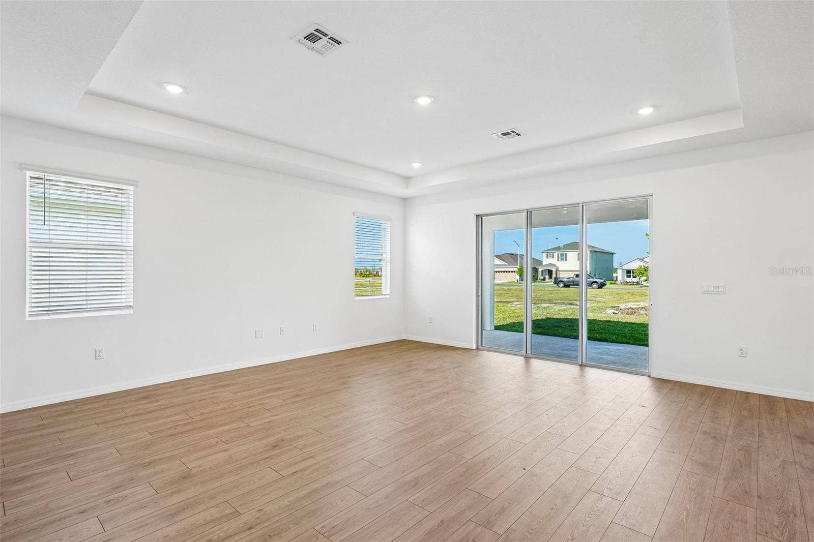 2265 HAMDEN WAY, Mount Dora, FL 32757 2265 HAMDEN WAY, Mount Dora, FL 32757