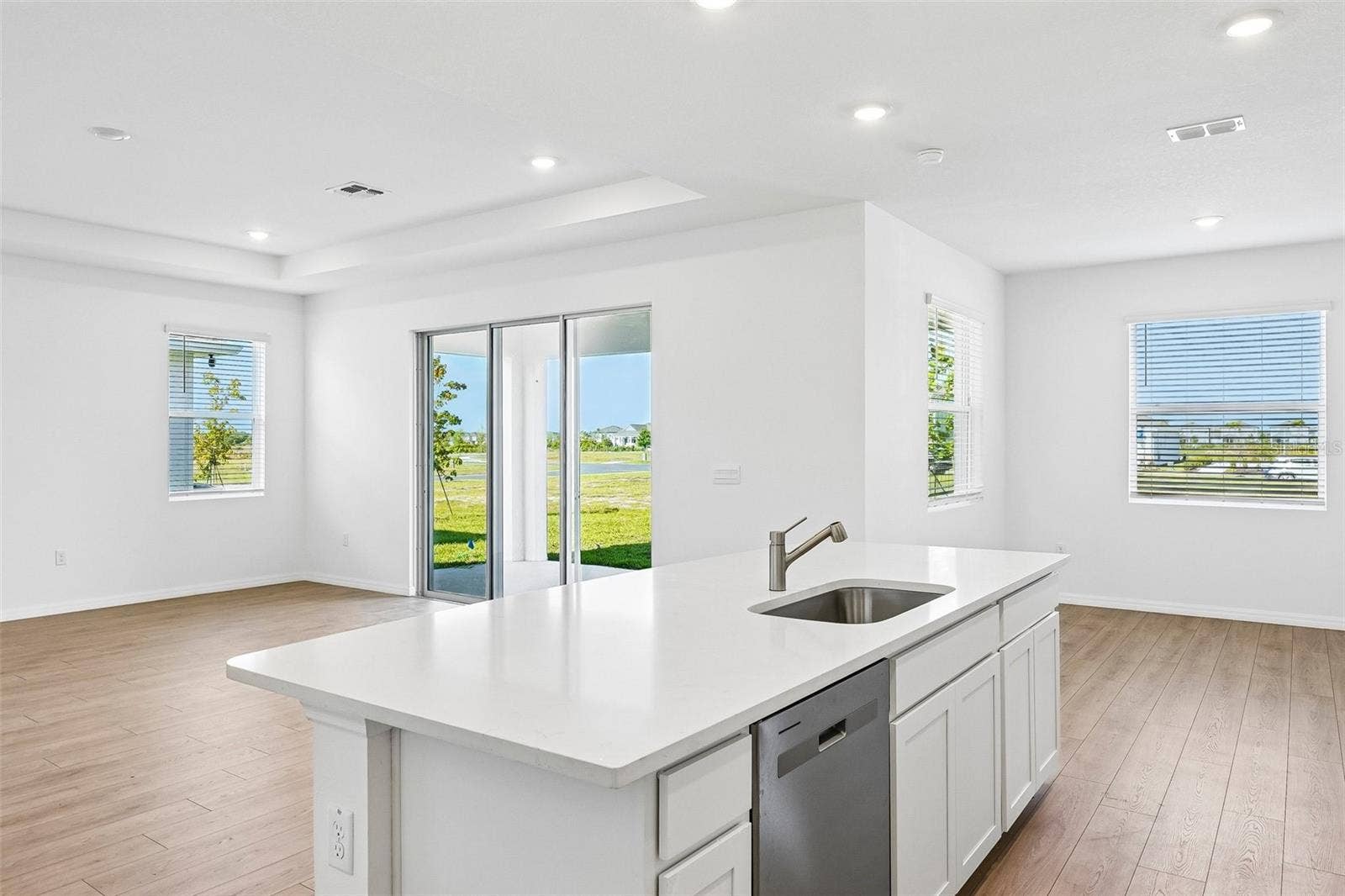 2265 HAMDEN WAY, Mount Dora, FL 32757 2265 HAMDEN WAY, Mount Dora, FL 32757